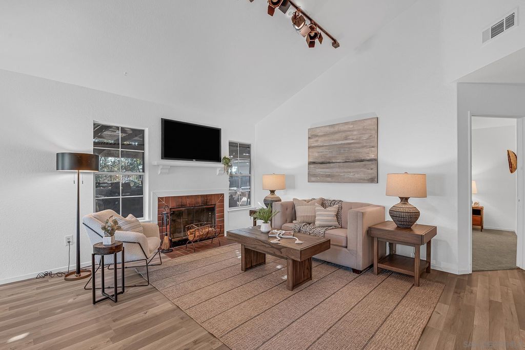 Photo for 42144 Teatree Ct, Temecula, CA 92591 (MLS # 230022240)