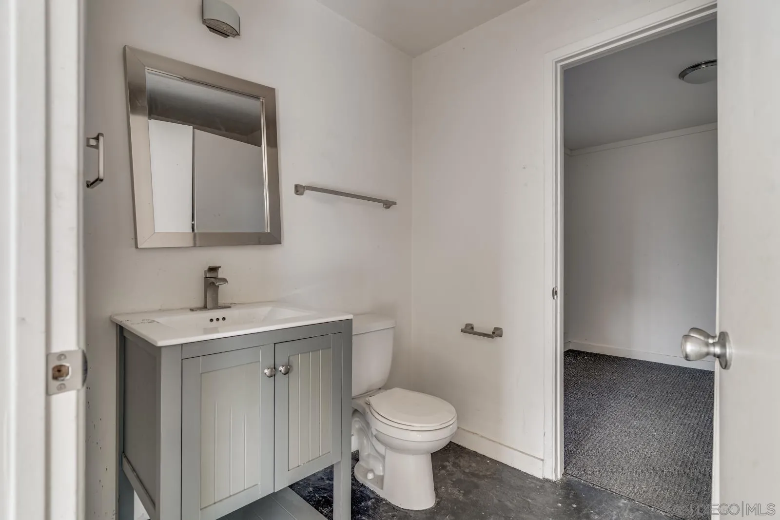 La Jolla, California 92037, United States, 2 Bedrooms Bedrooms, ,1 BathroomBathrooms,Residential,Active,76600