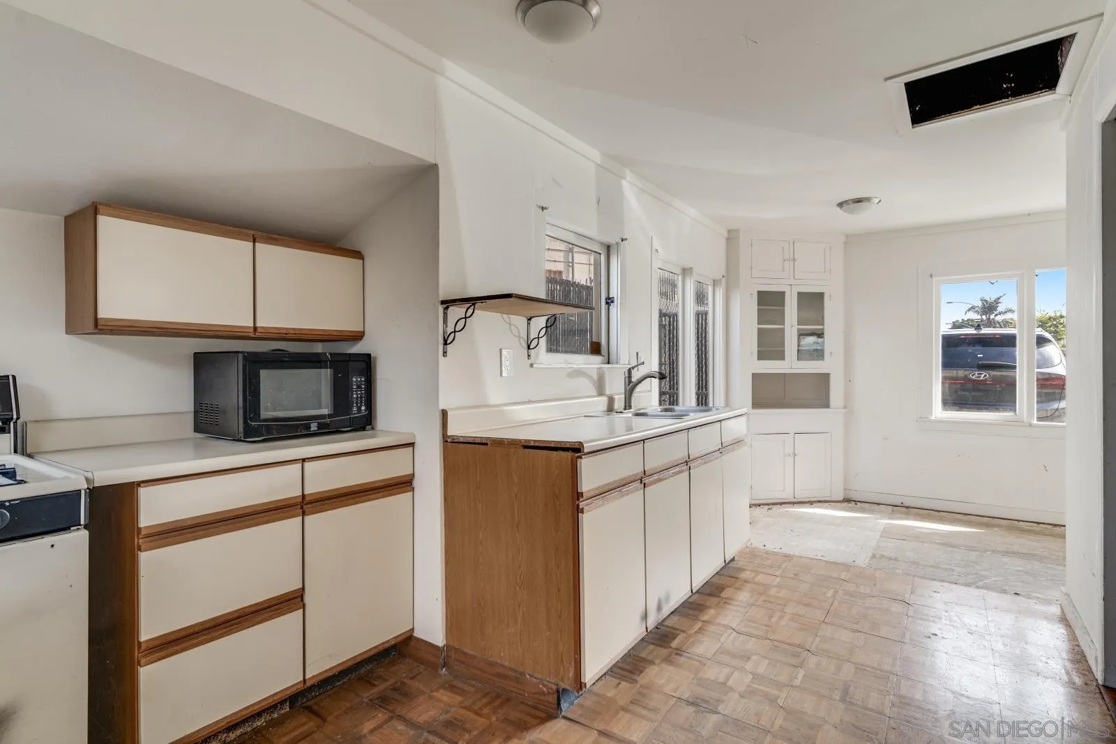 La Jolla, California 92037, United States, 2 Bedrooms Bedrooms, ,1 BathroomBathrooms,Residential,Active,76600