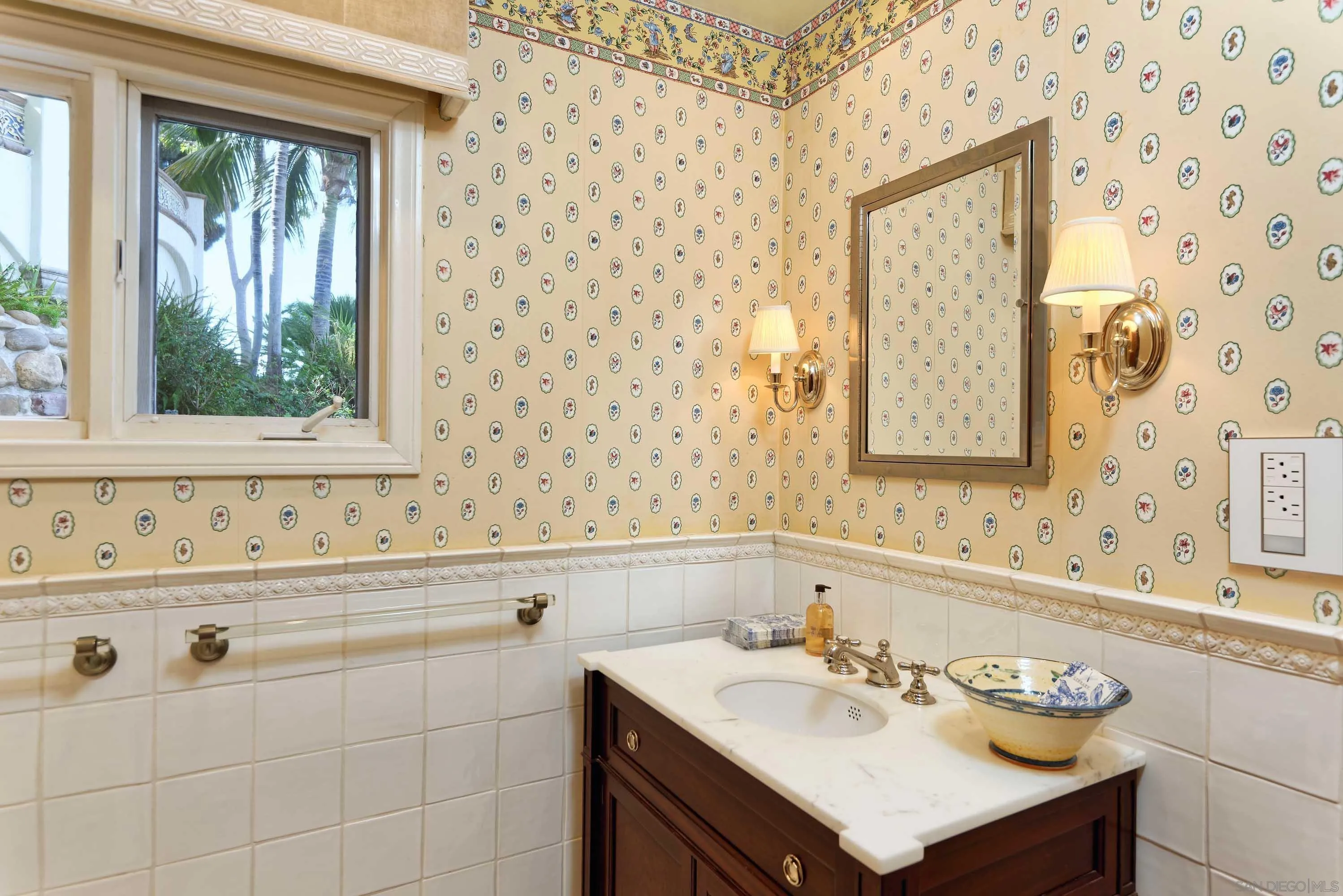 La Jolla, California 92037, United States, 4 Bedrooms Bedrooms, ,5 BathroomsBathrooms,Residential,Active,35153