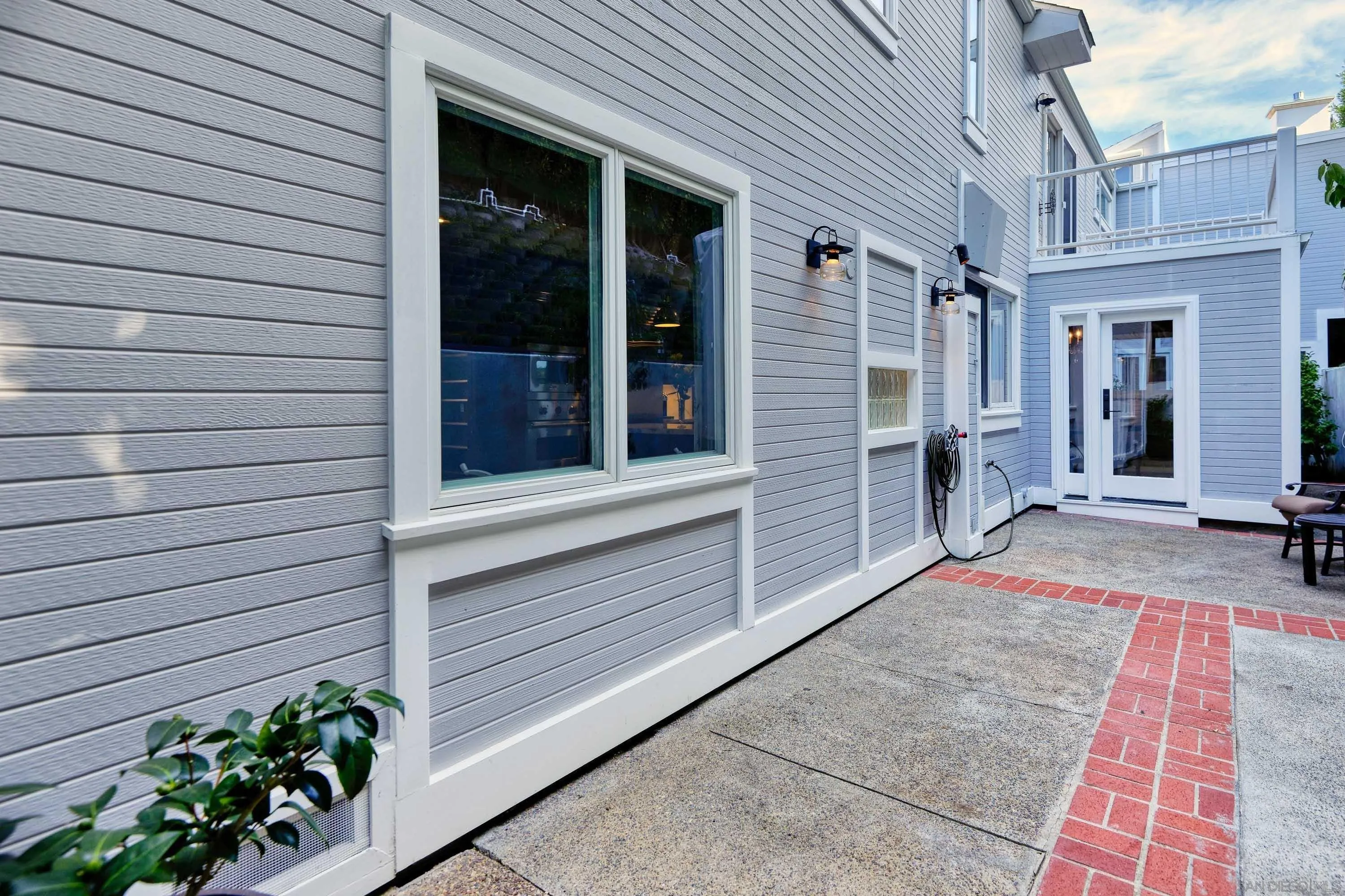 La Jolla, California 92037, United States, 4 Bedrooms Bedrooms, ,5 BathroomsBathrooms,Residential,Active,35153