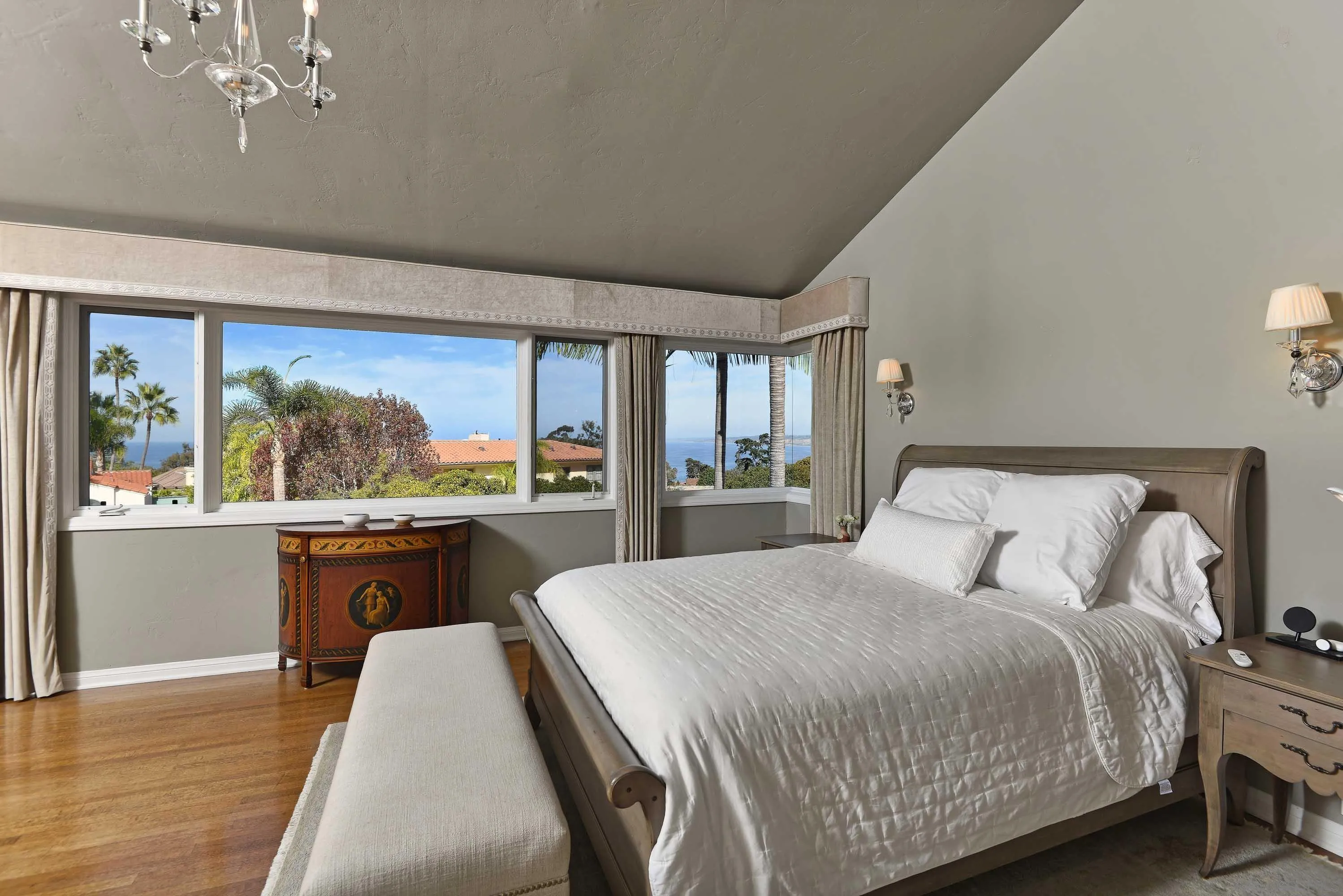 La Jolla, California 92037, United States, 4 Bedrooms Bedrooms, ,5 BathroomsBathrooms,Residential,Active,35153