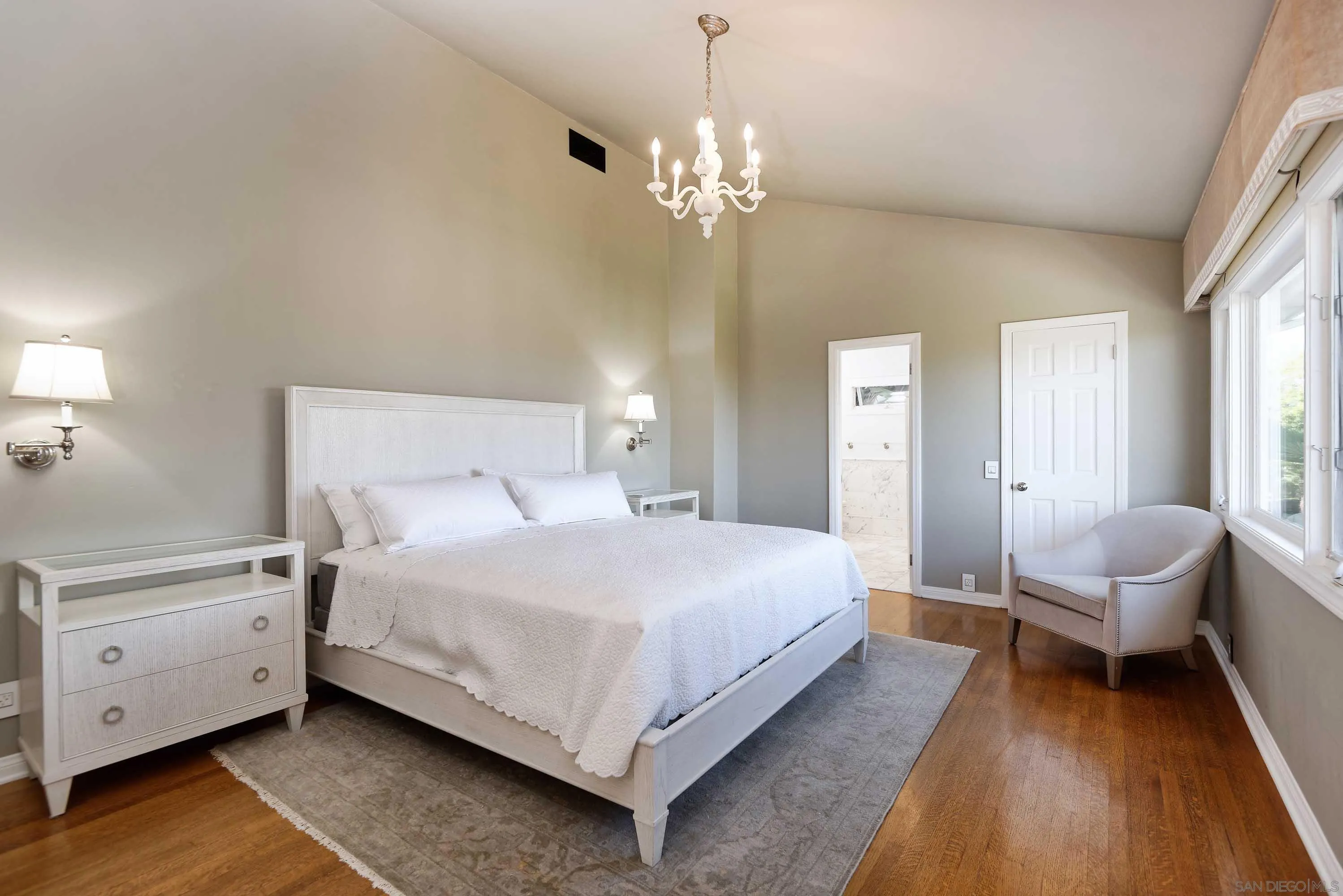 La Jolla, California 92037, United States, 4 Bedrooms Bedrooms, ,5 BathroomsBathrooms,Residential,Active,35153