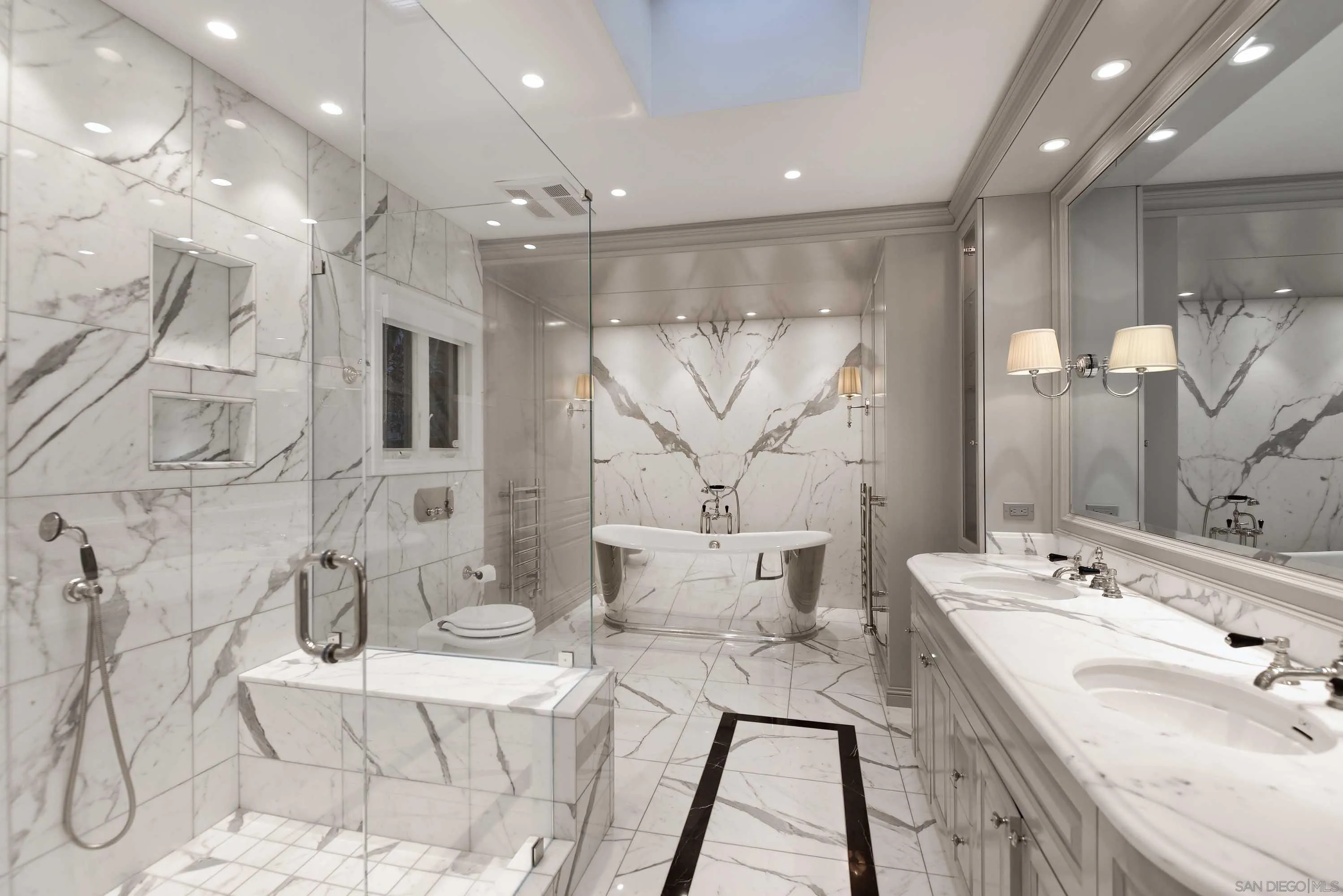 La Jolla, California 92037, United States, 4 Bedrooms Bedrooms, ,5 BathroomsBathrooms,Residential,Active,35153