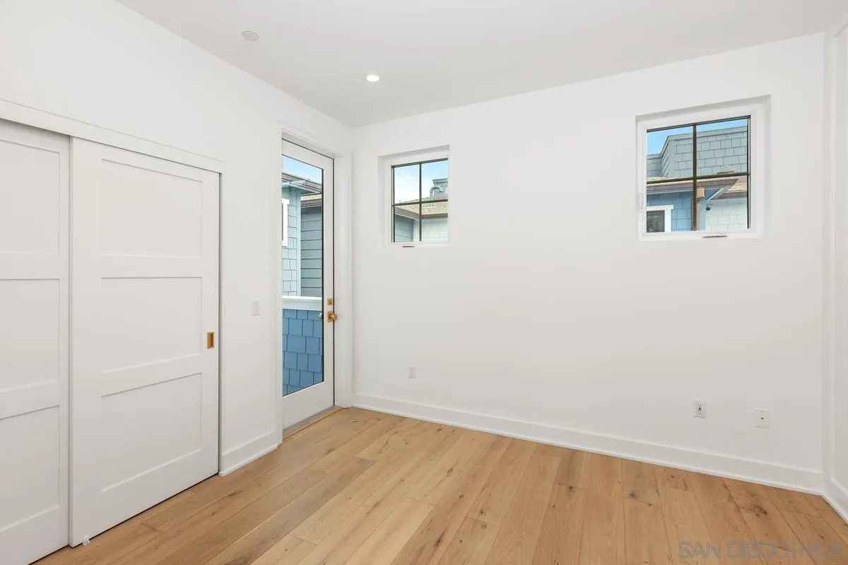 Coronado, California 92118, United States, 3 Bedrooms Bedrooms, ,3 BathroomsBathrooms,Residential,Active,83115