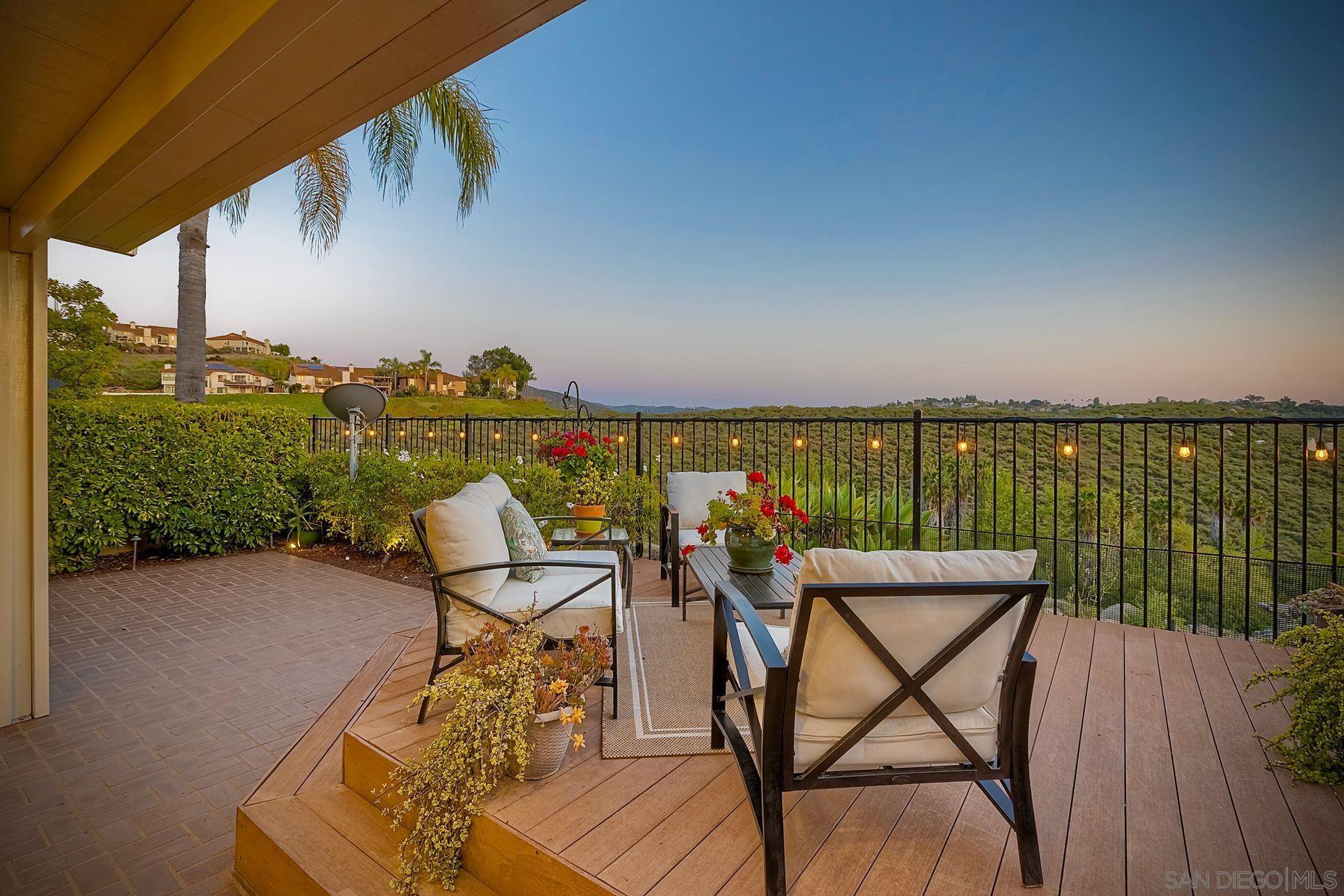 821  Concerto Gln

                                                                             Escondido                                

                                    , CA - $998,888