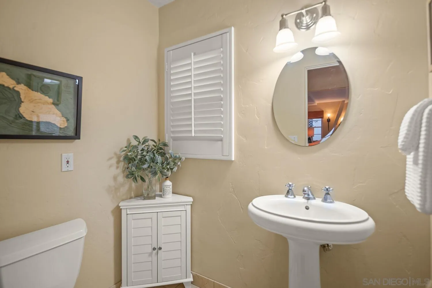 Coronado, California 92118, United States, 4 Bedrooms Bedrooms, ,4 BathroomsBathrooms,Residential,Active,82342