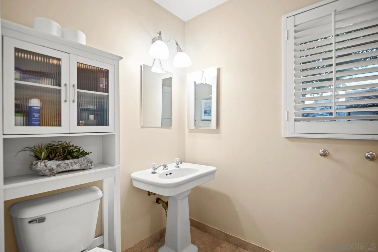 Coronado, California 92118, United States, 4 Bedrooms Bedrooms, ,4 BathroomsBathrooms,Residential,Active,82342