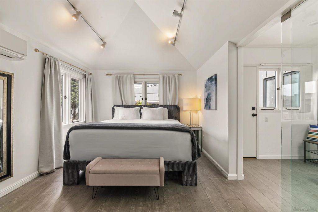 Photo of 1264.5 Prospect Street, La Jolla, CA 92037 (MLS # 250028399)