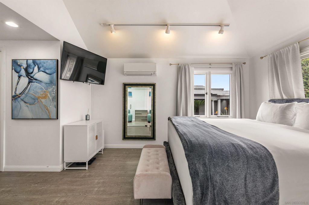 Photo of 1264.5 Prospect Street, La Jolla, CA 92037 (MLS # 250028399)