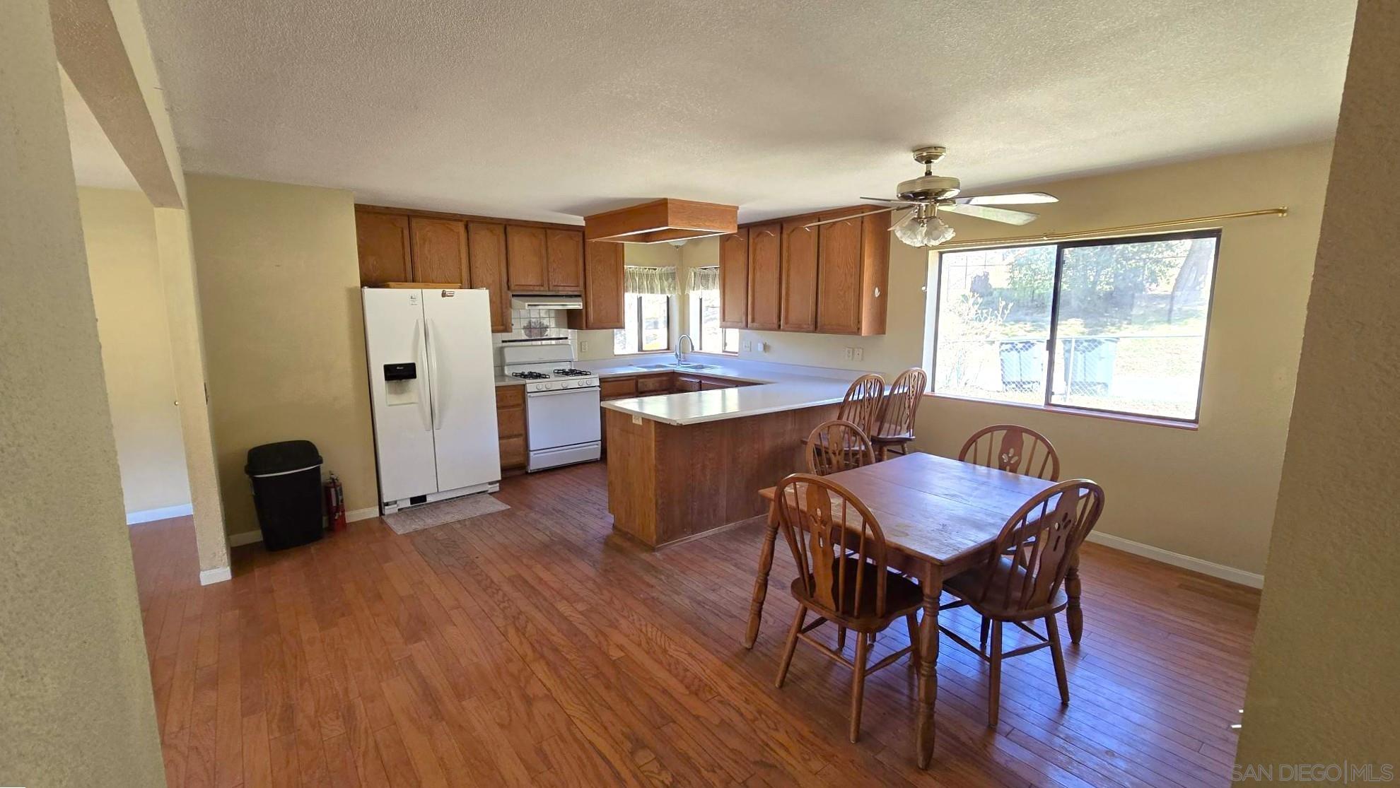 2726  Salton Vista Dr