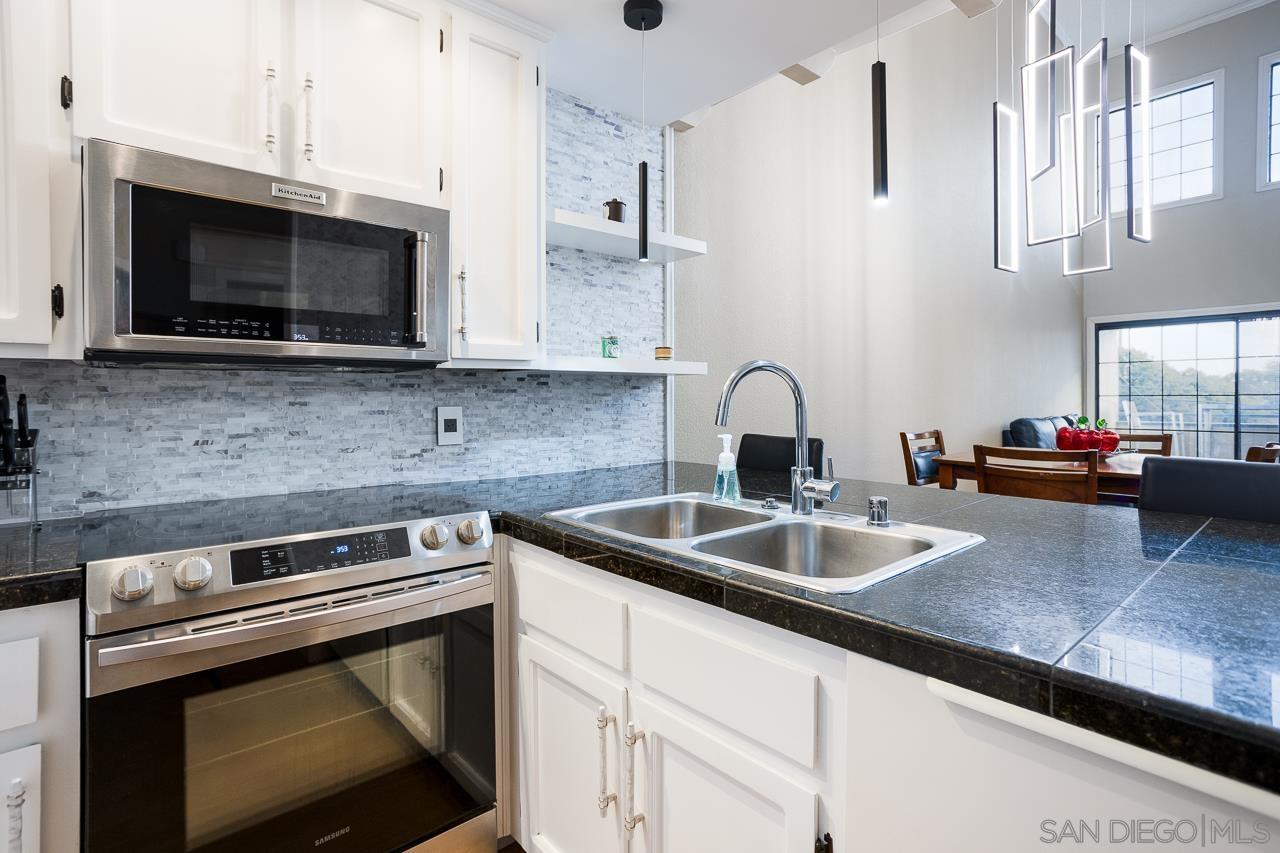 270 Dahlia Ave 22