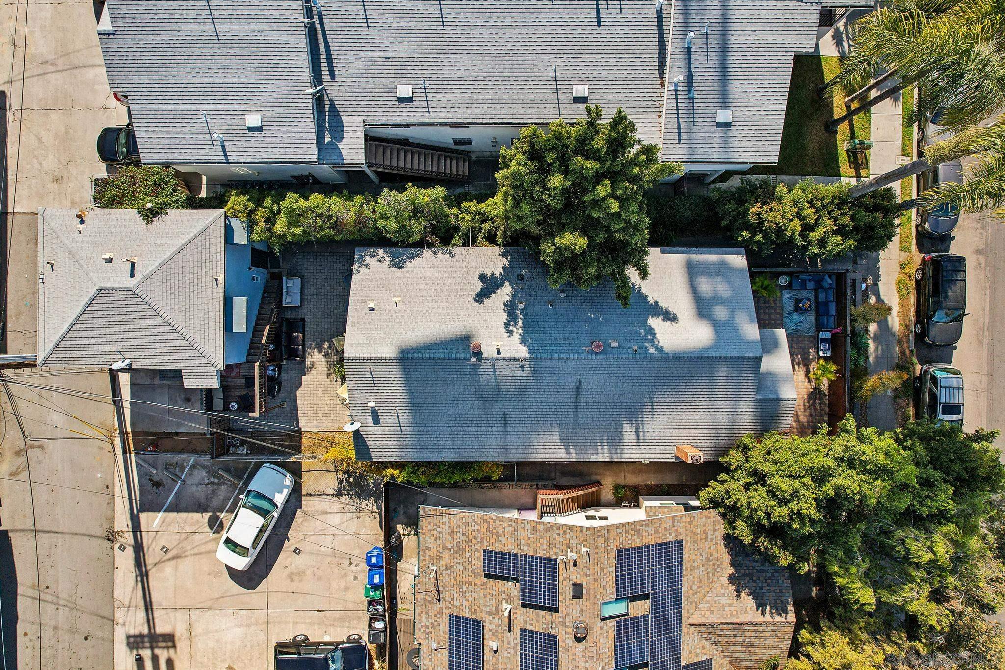 3967 8th Ave