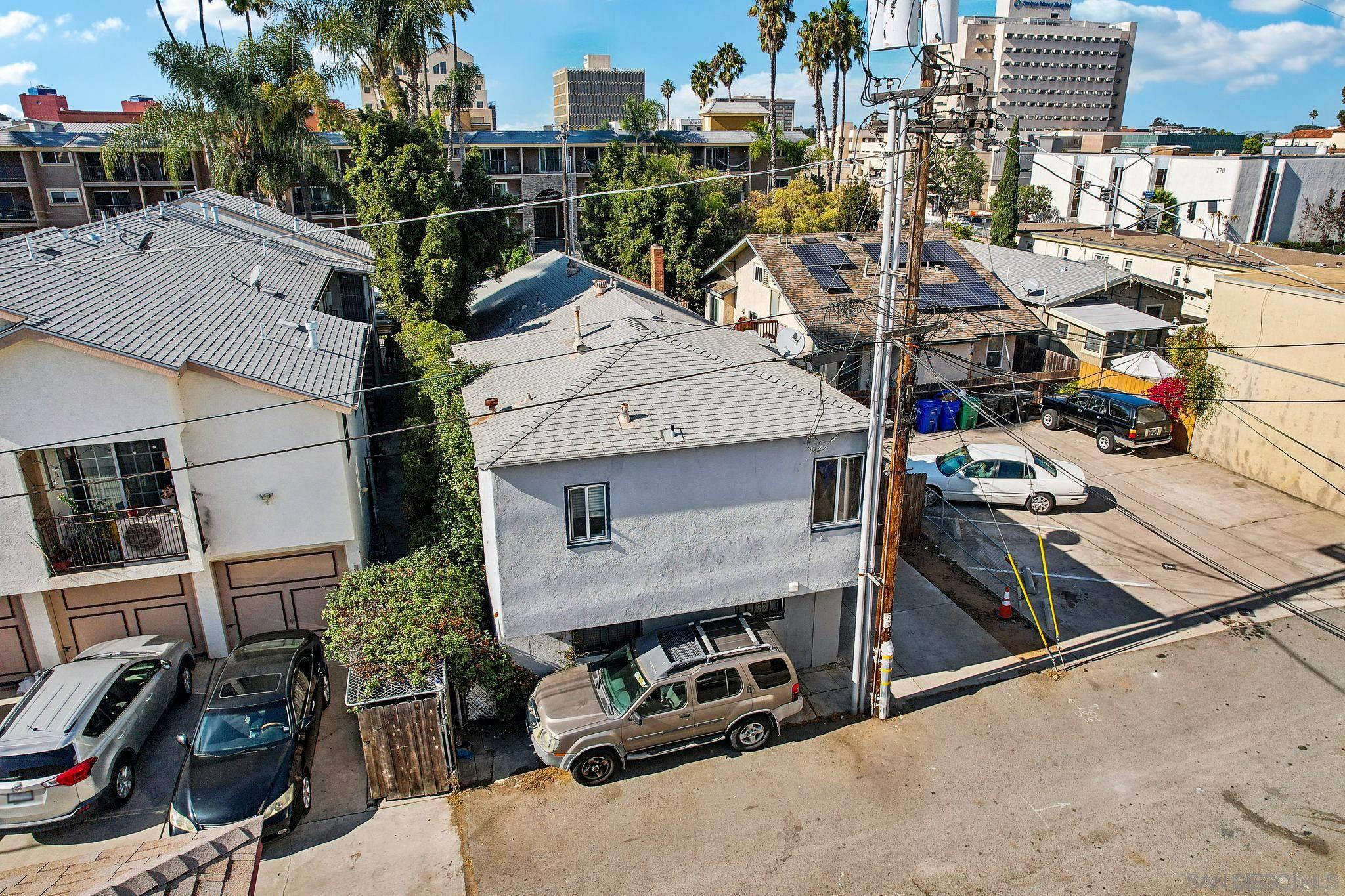 3967 8th Ave