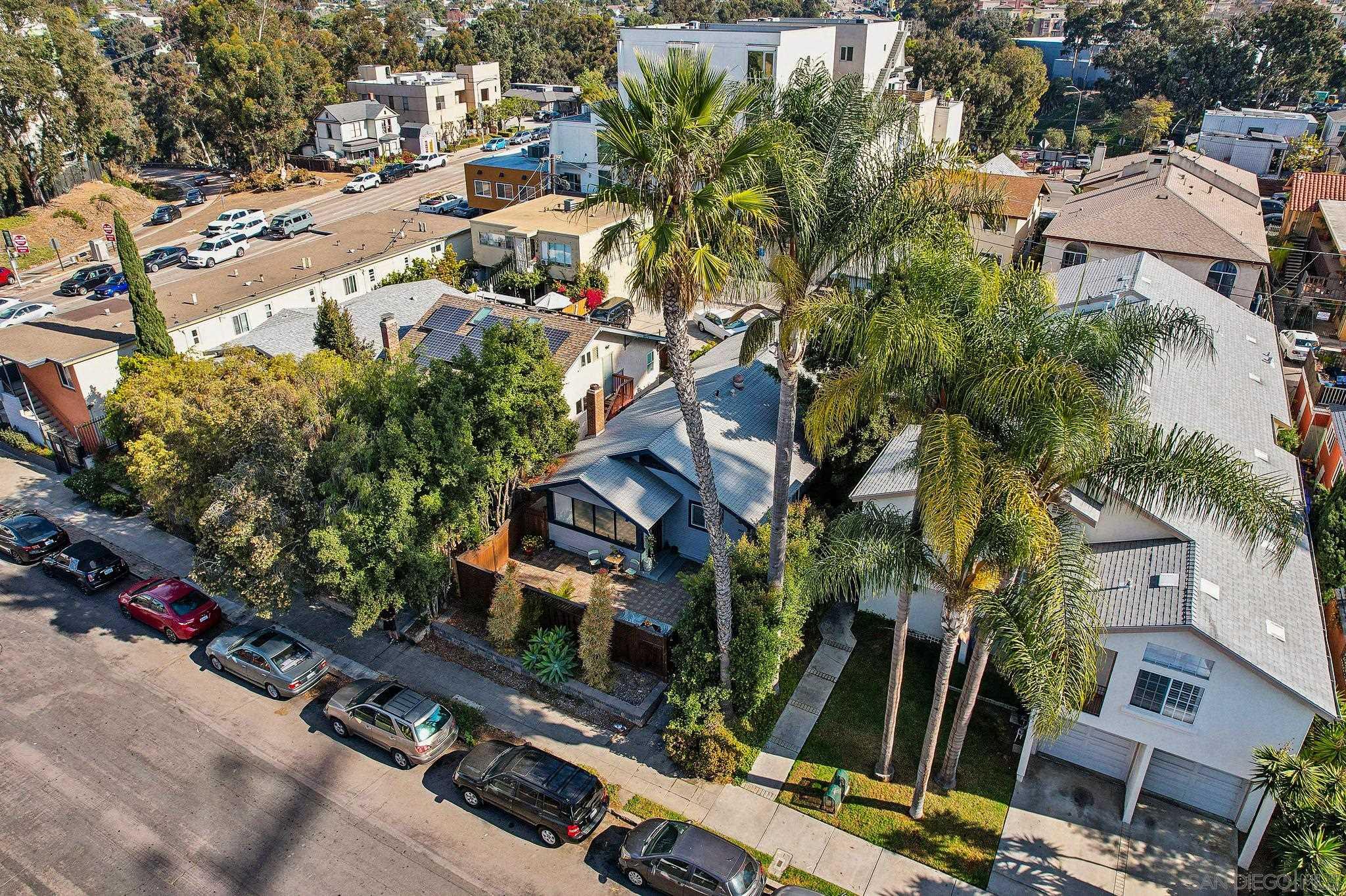 3967 8th Ave