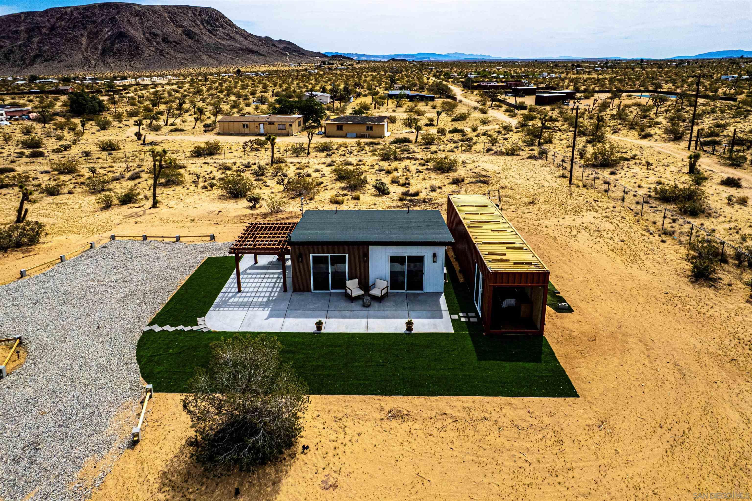 2135 Road Runner Ln