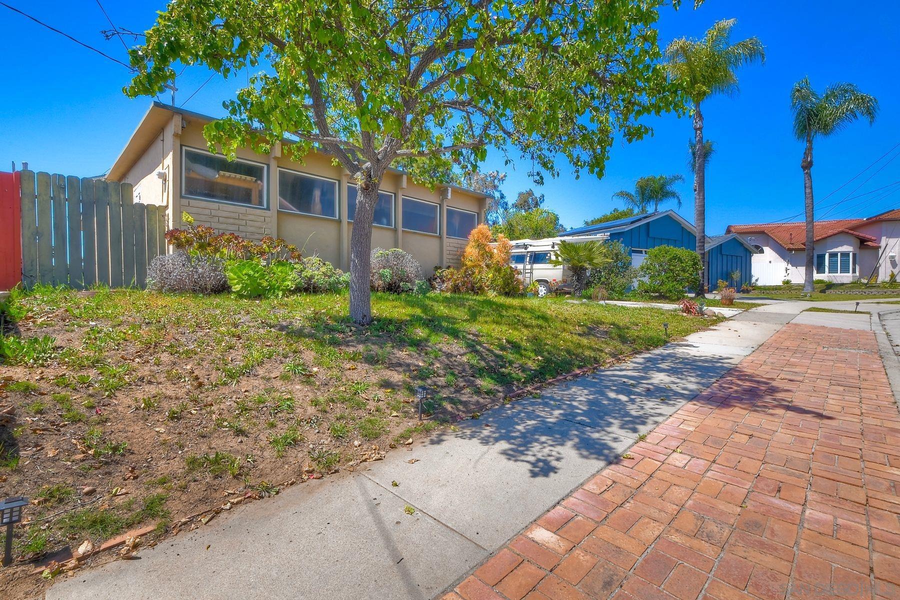 2336 Ron Way