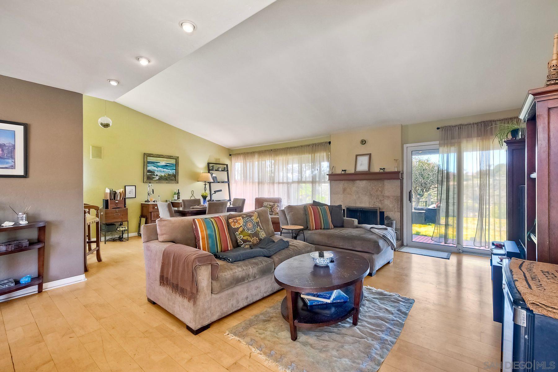 2336 Ron Way