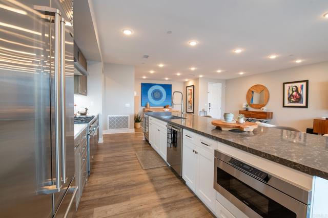 800 Grand Avenue