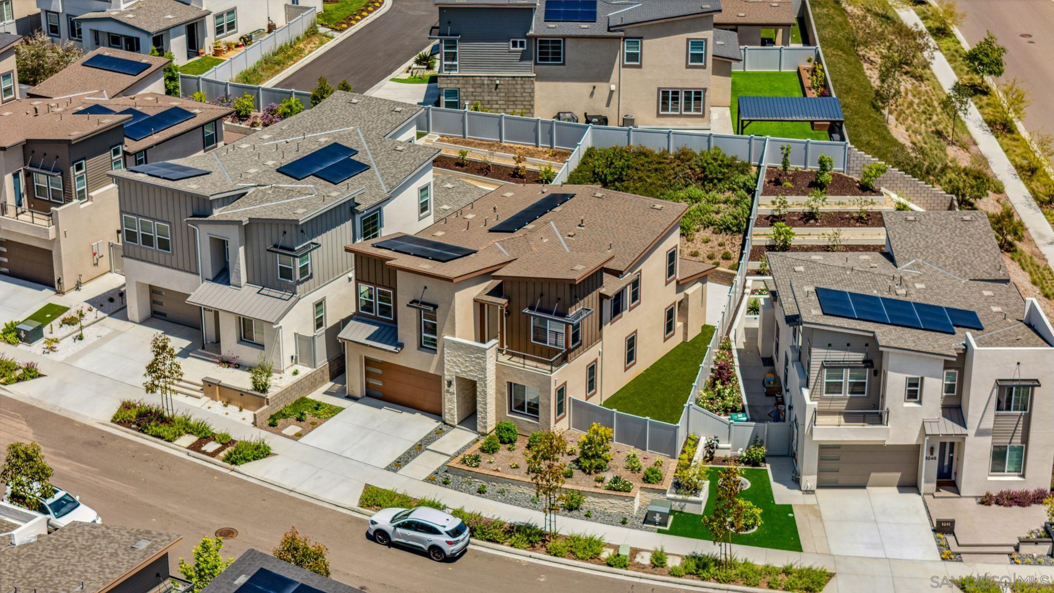 8246 Rose Quartz Cir