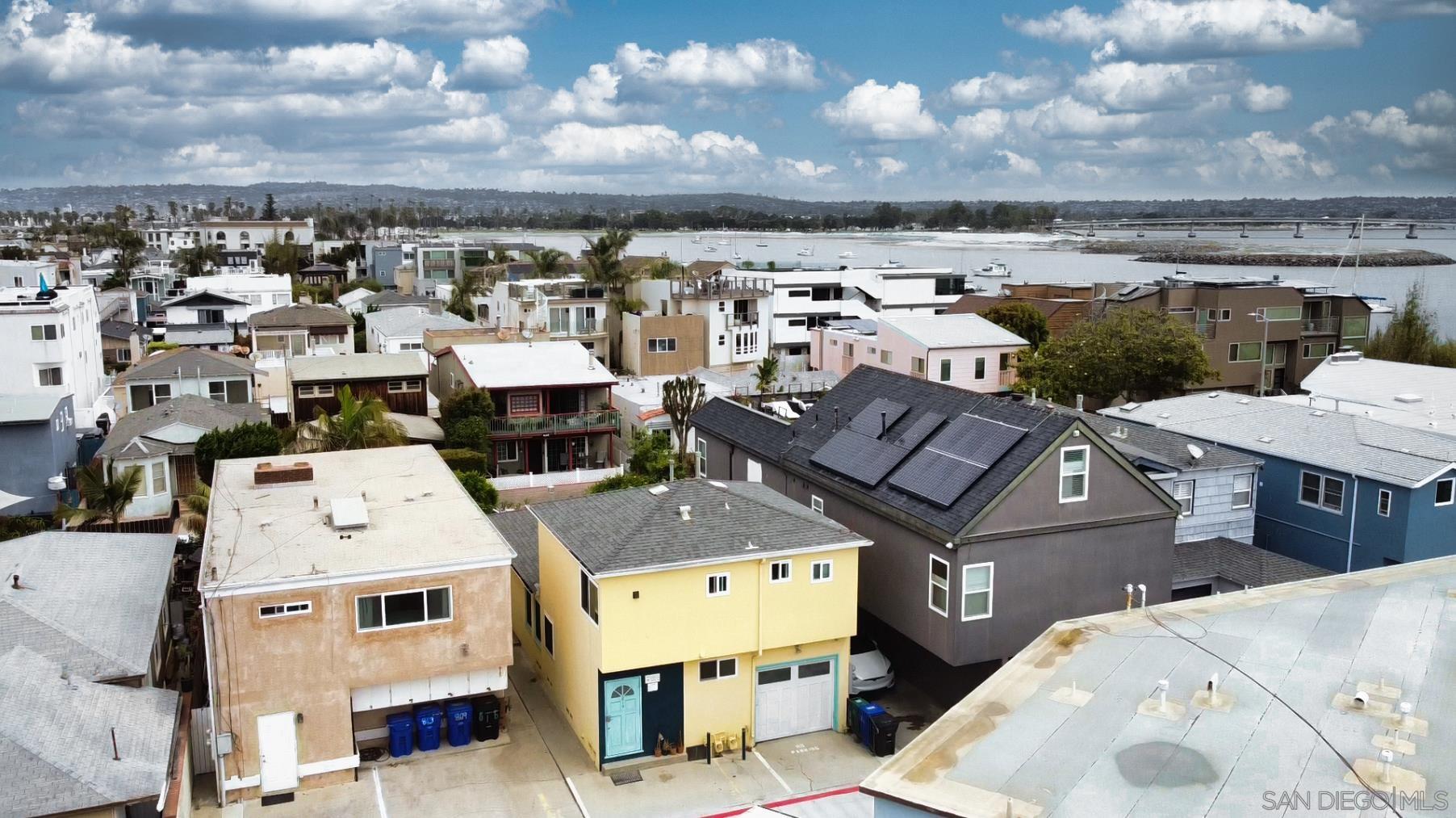 817-819 San Luis Rey Pl