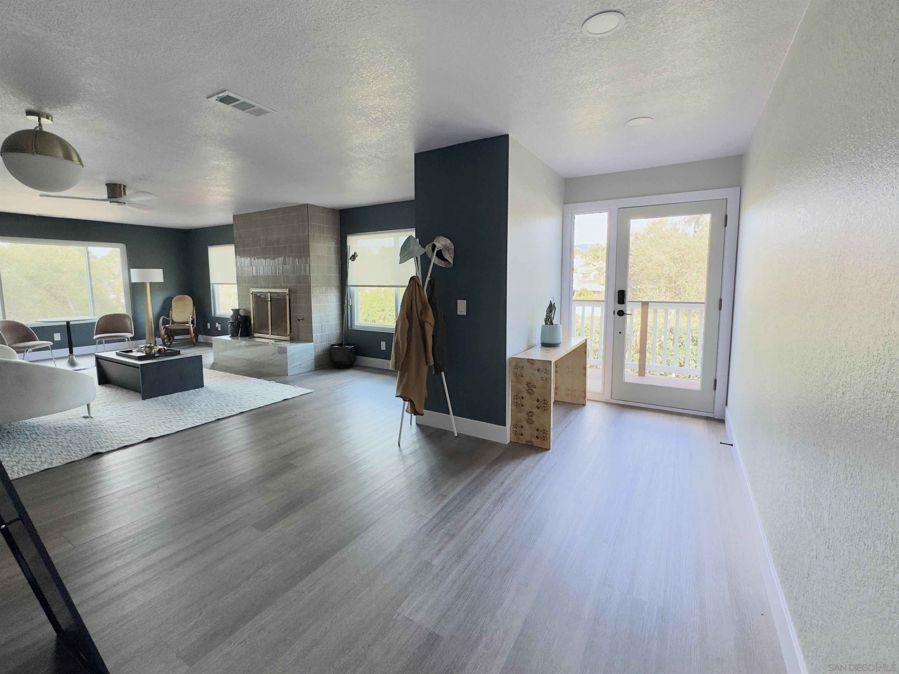 1026  Eucalyptus Ave