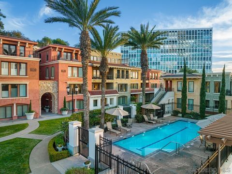 1040  Genter St  104 La Jolla CA 92037