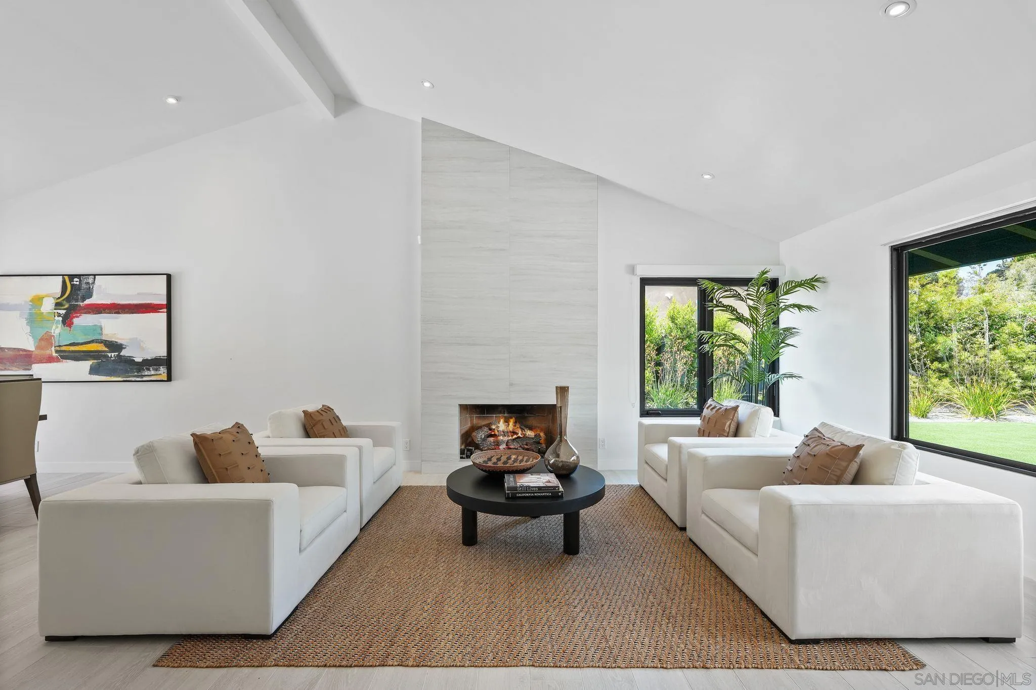 La Jolla, California 92037, United States, 3 Bedrooms Bedrooms, ,4 BathroomsBathrooms,Residential,Pending,123228