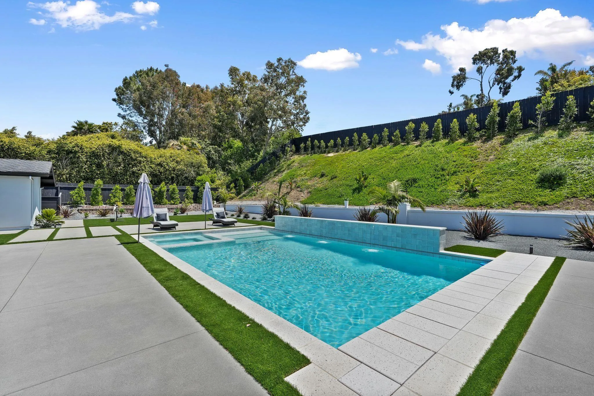 La Jolla, California 92037, United States, 3 Bedrooms Bedrooms, ,4 BathroomsBathrooms,Residential,Pending,123228