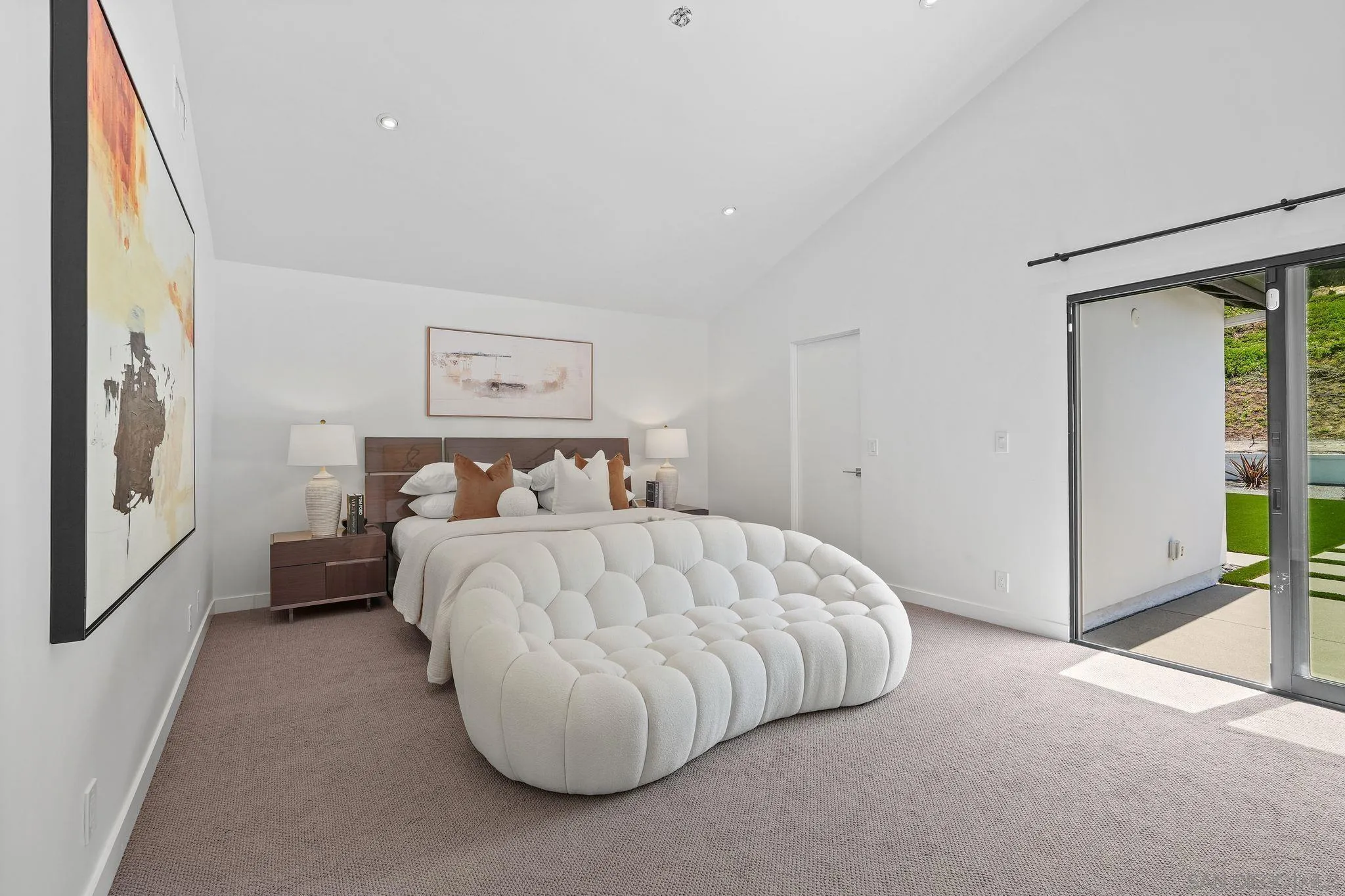 La Jolla, California 92037, United States, 3 Bedrooms Bedrooms, ,4 BathroomsBathrooms,Residential,Pending,123228