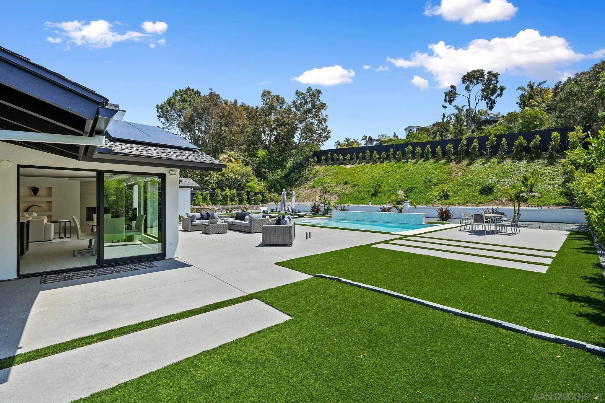 La Jolla, California 92037, United States, 3 Bedrooms Bedrooms, ,4 BathroomsBathrooms,Residential,Pending,123228