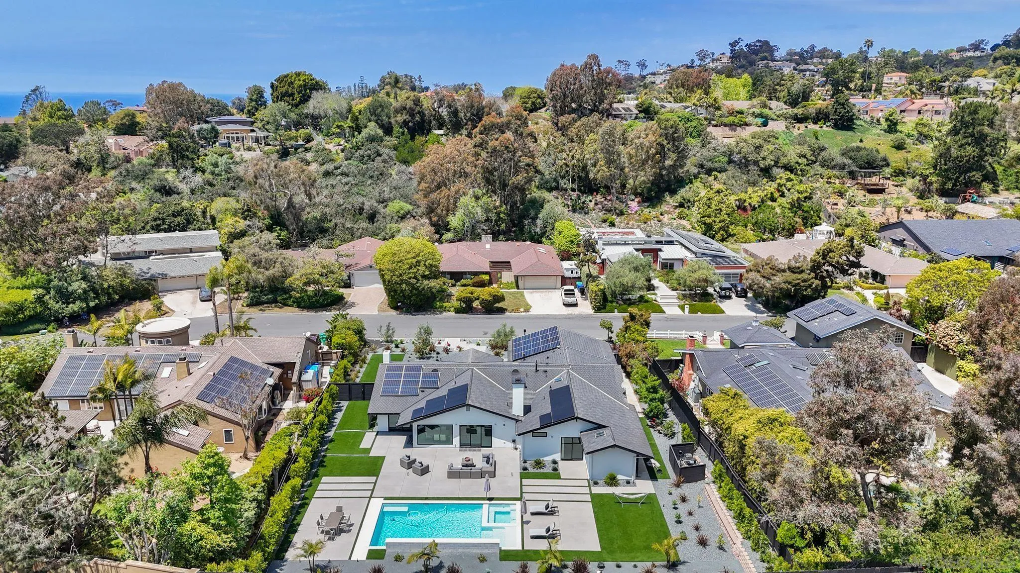 La Jolla, California 92037, United States, 3 Bedrooms Bedrooms, ,4 BathroomsBathrooms,Residential,Pending,123228