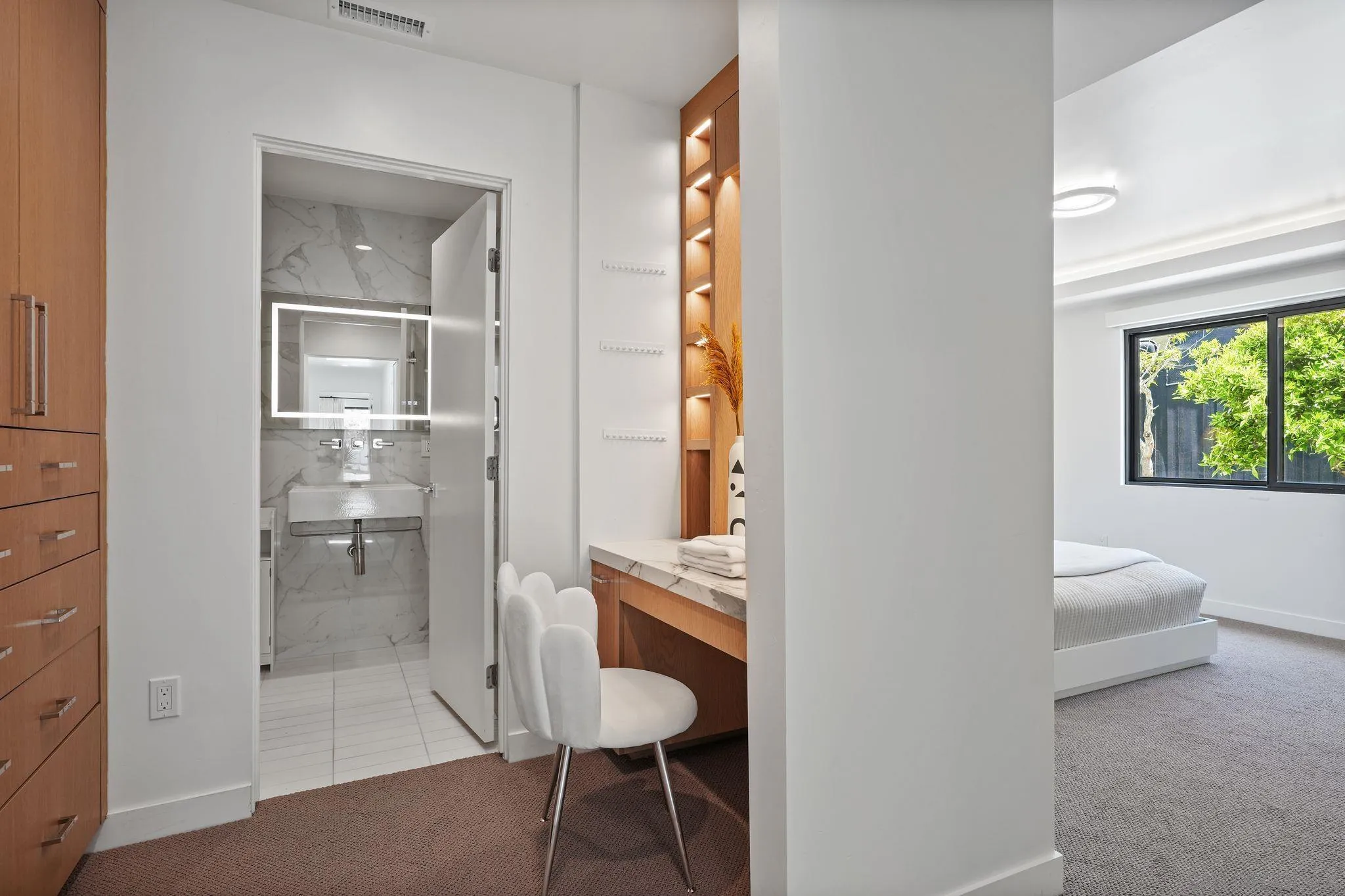 La Jolla, California 92037, United States, 3 Bedrooms Bedrooms, ,4 BathroomsBathrooms,Residential,Pending,123228