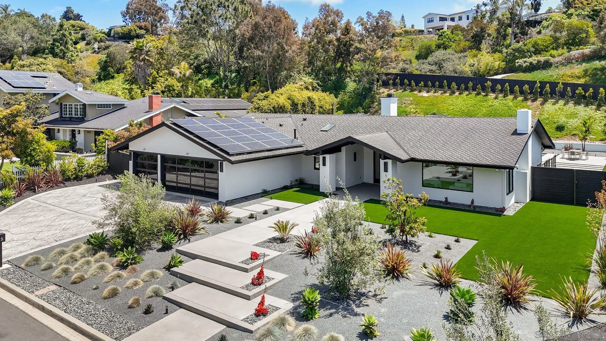 La Jolla, California 92037, United States, 3 Bedrooms Bedrooms, ,4 BathroomsBathrooms,Residential,Pending,123228