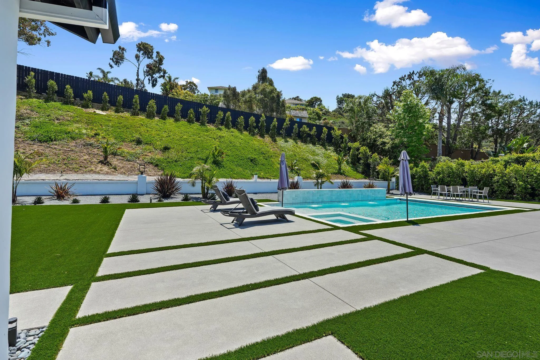 La Jolla, California 92037, United States, 3 Bedrooms Bedrooms, ,4 BathroomsBathrooms,Residential,Pending,123228