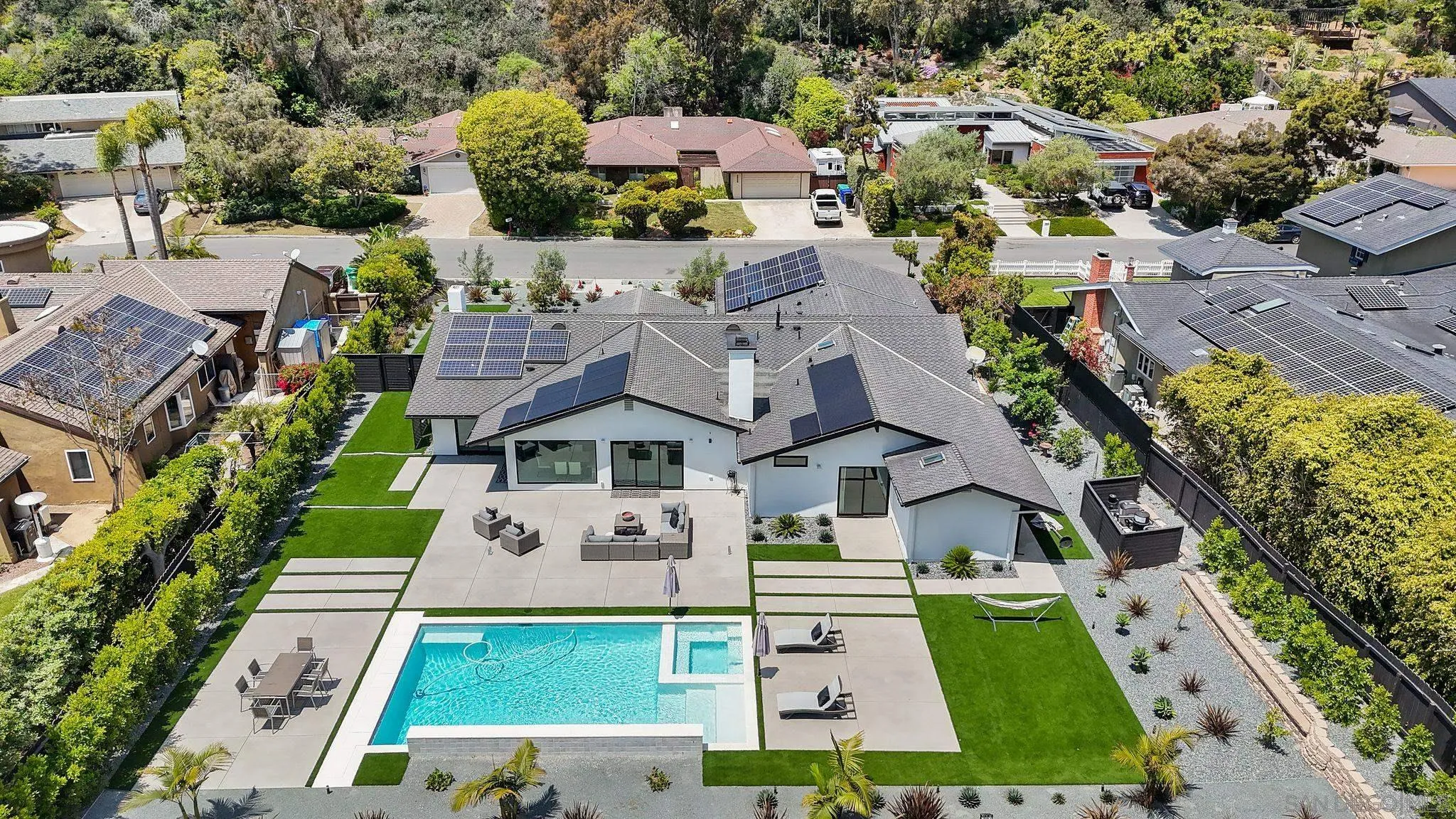 La Jolla, California 92037, United States, 3 Bedrooms Bedrooms, ,4 BathroomsBathrooms,Residential,Pending,123228