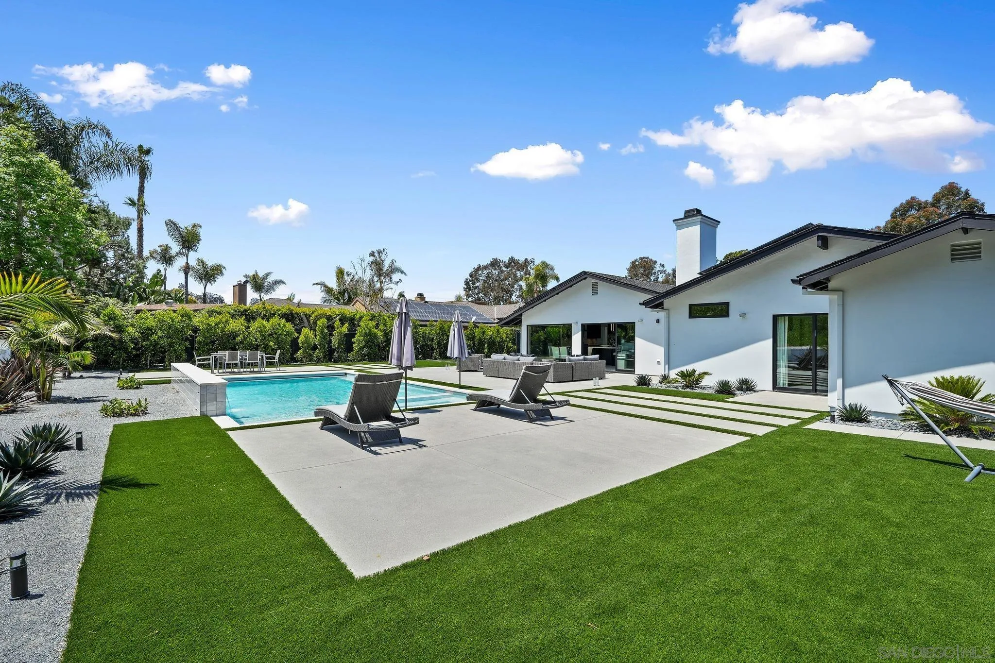 La Jolla, California 92037, United States, 3 Bedrooms Bedrooms, ,4 BathroomsBathrooms,Residential,Pending,123228