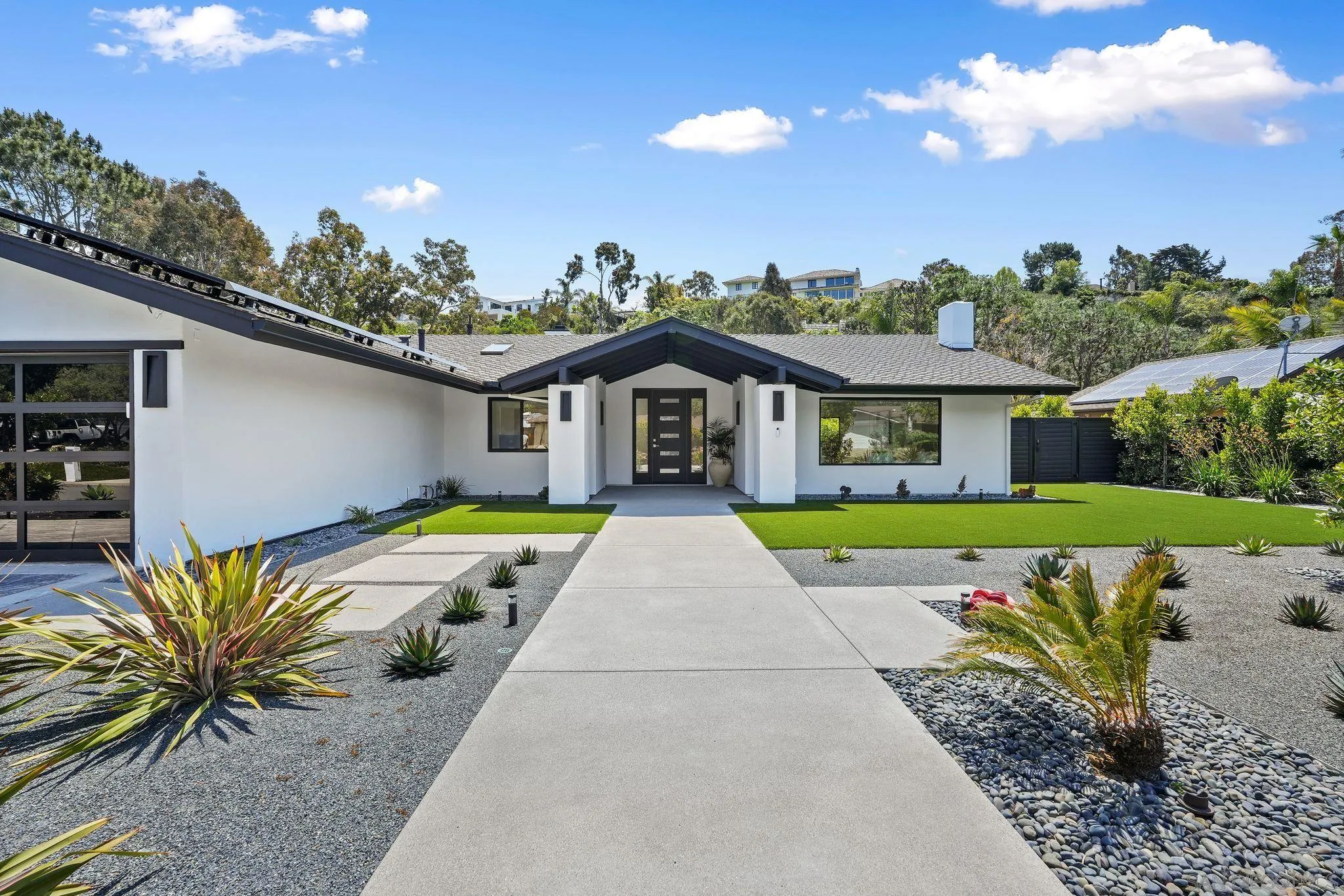 La Jolla, California 92037, United States, 3 Bedrooms Bedrooms, ,4 BathroomsBathrooms,Residential,Pending,123228