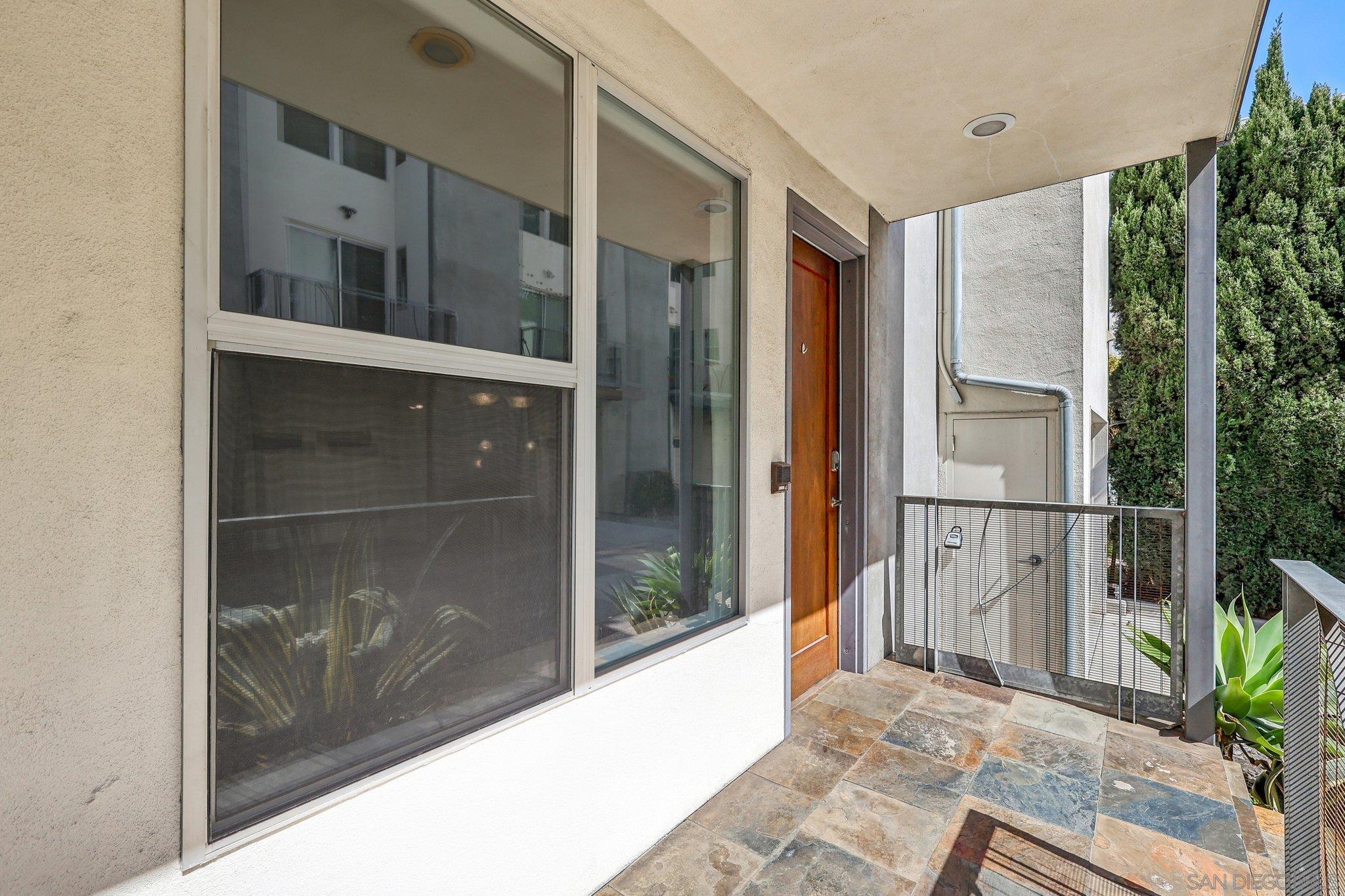 825 10Th Ave