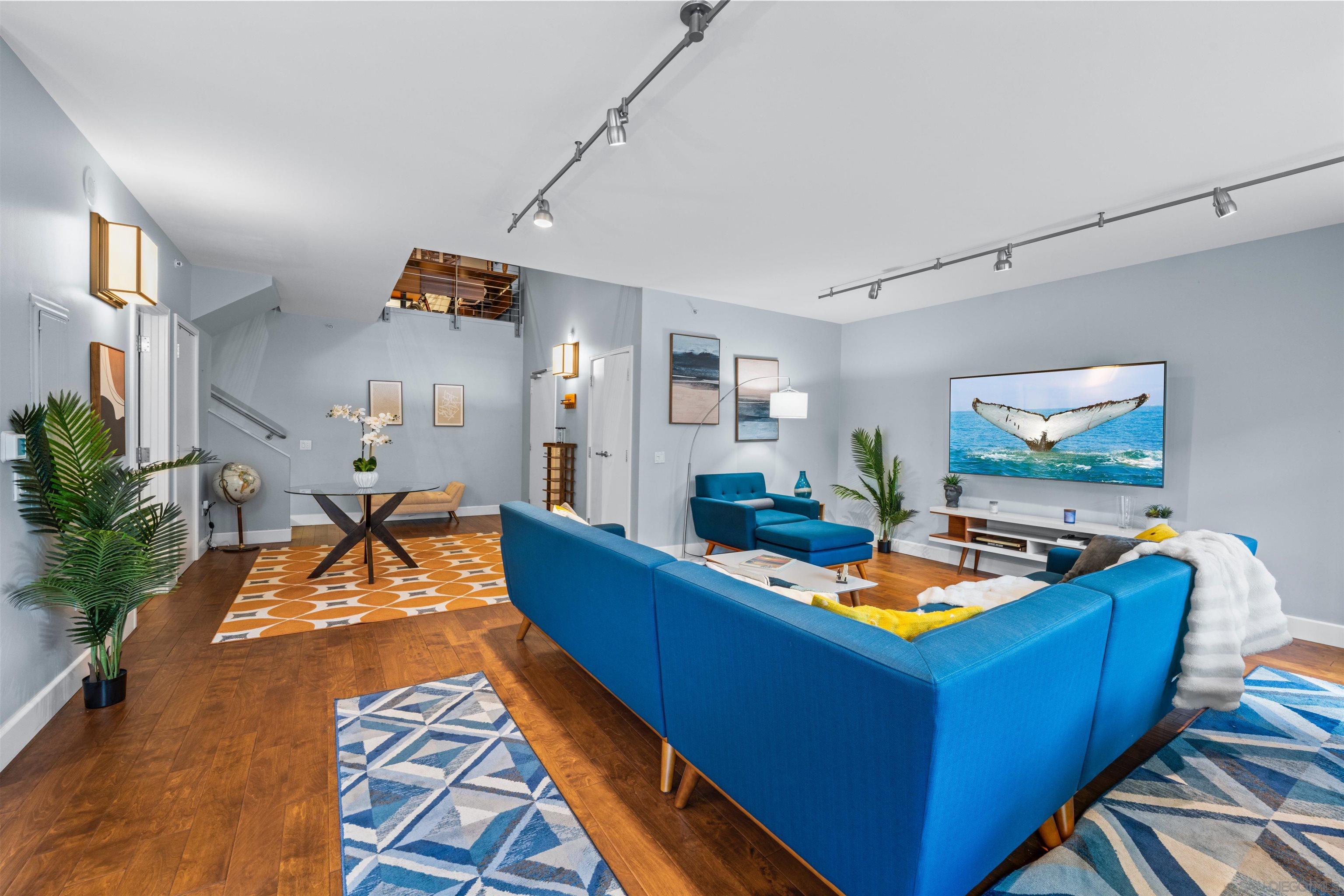 645 Front St 305