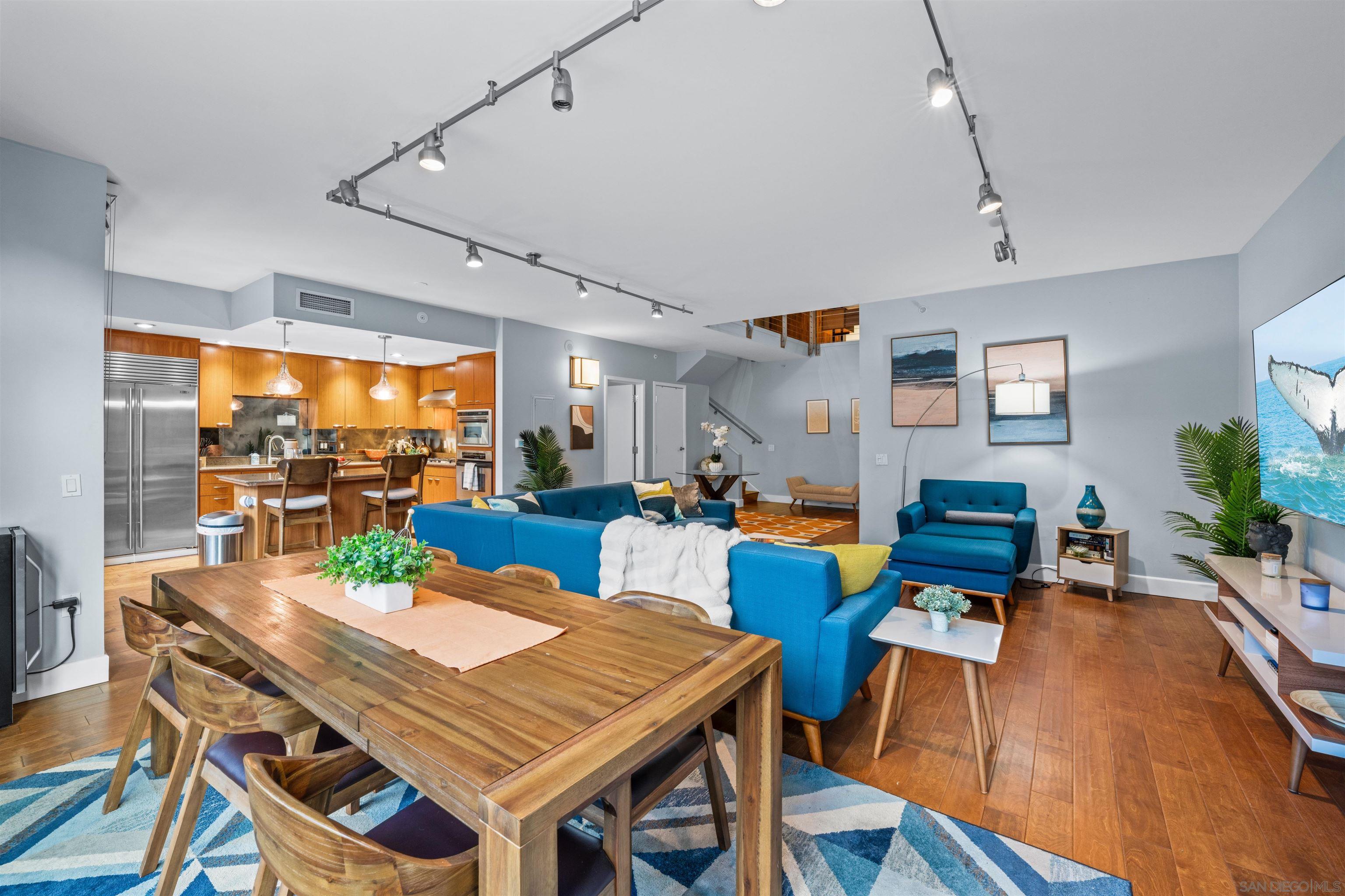 645 Front St 305
