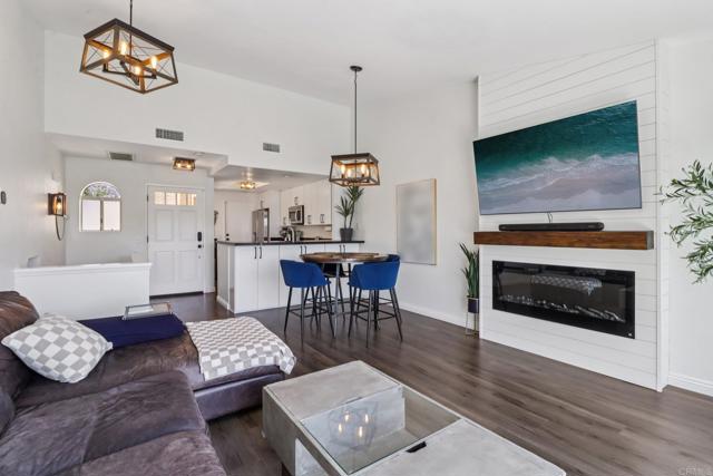 4243 Arroyo Vista Way