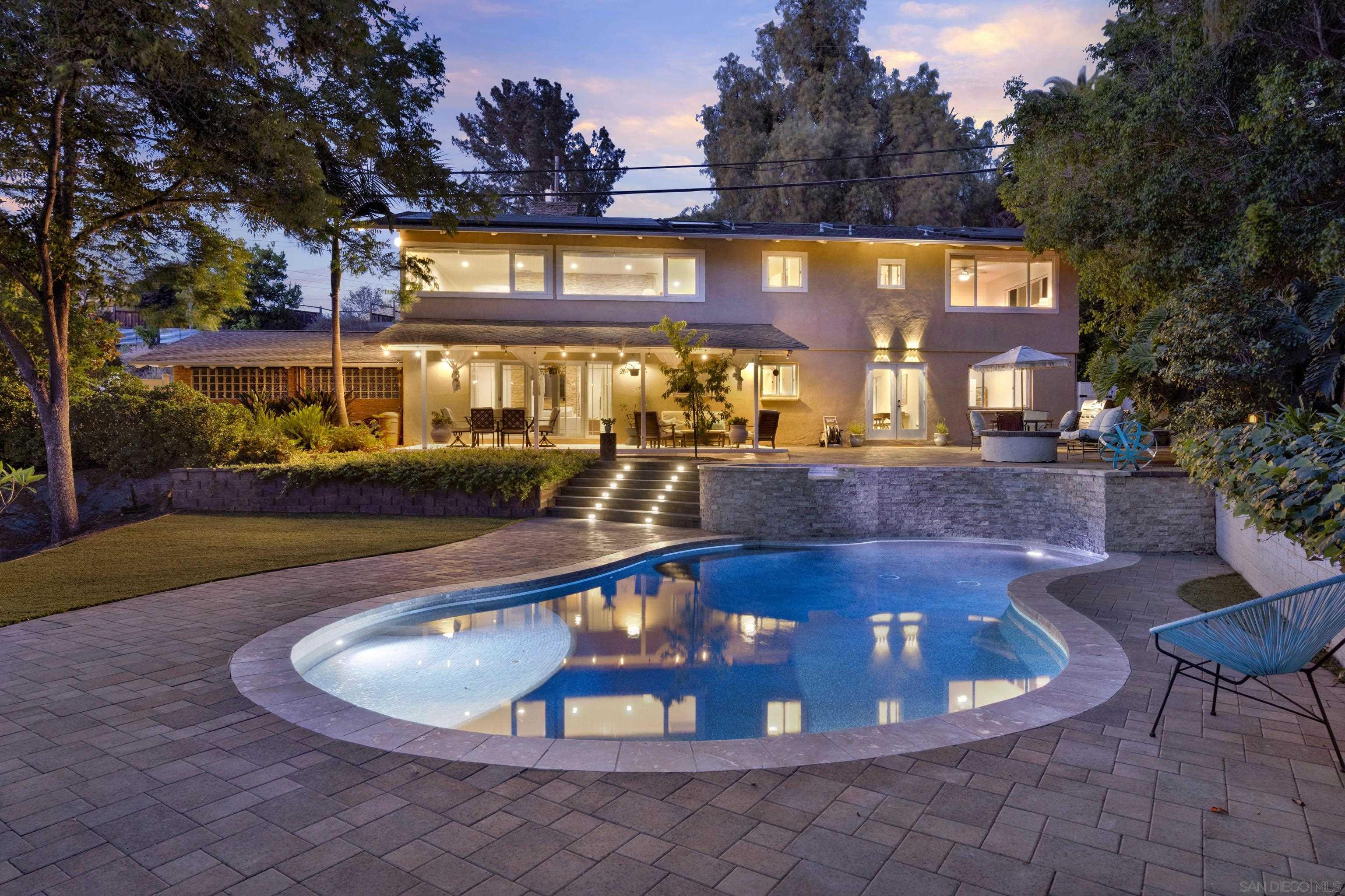 9399 Carmichael Dr