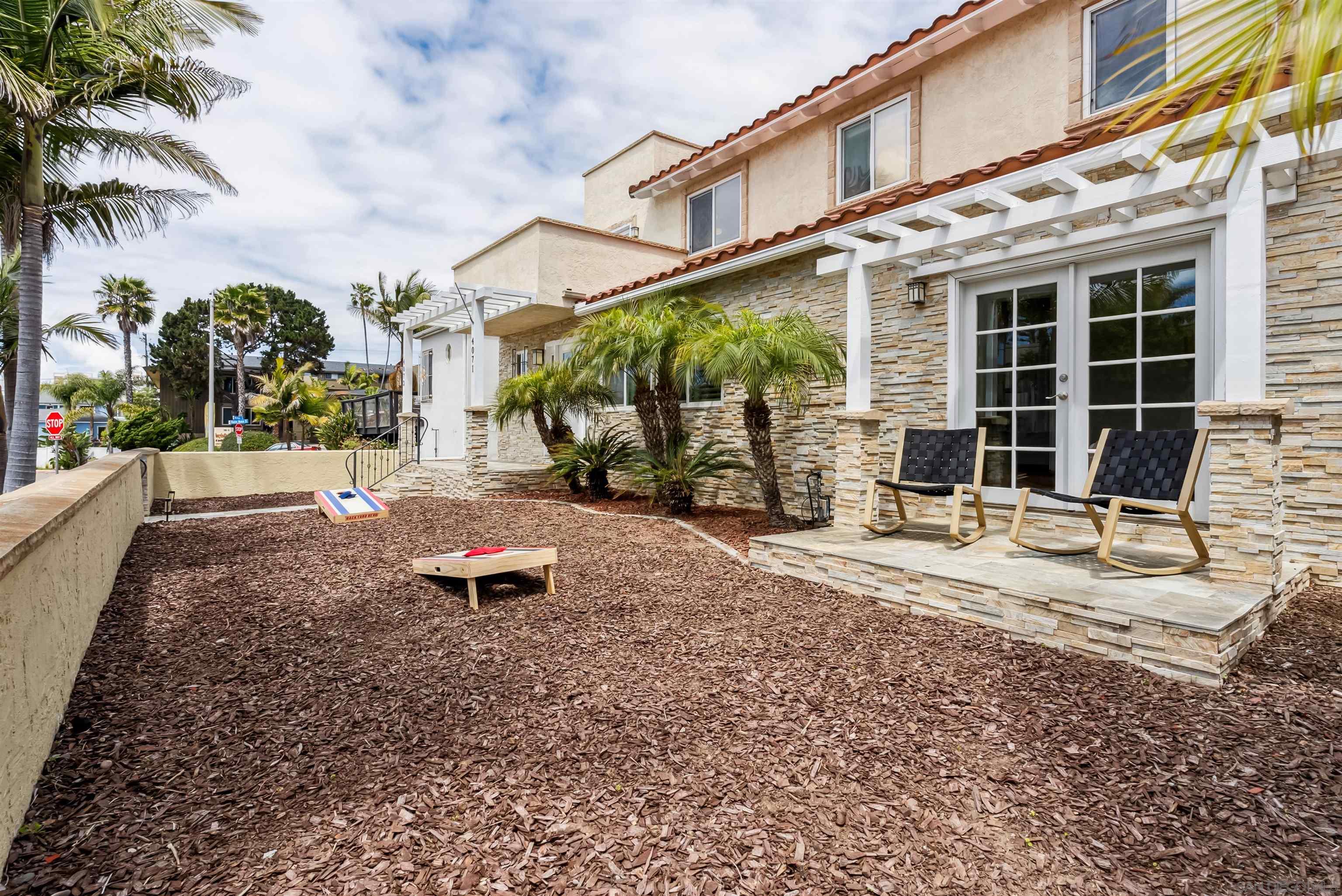 4071 Riviera Dr