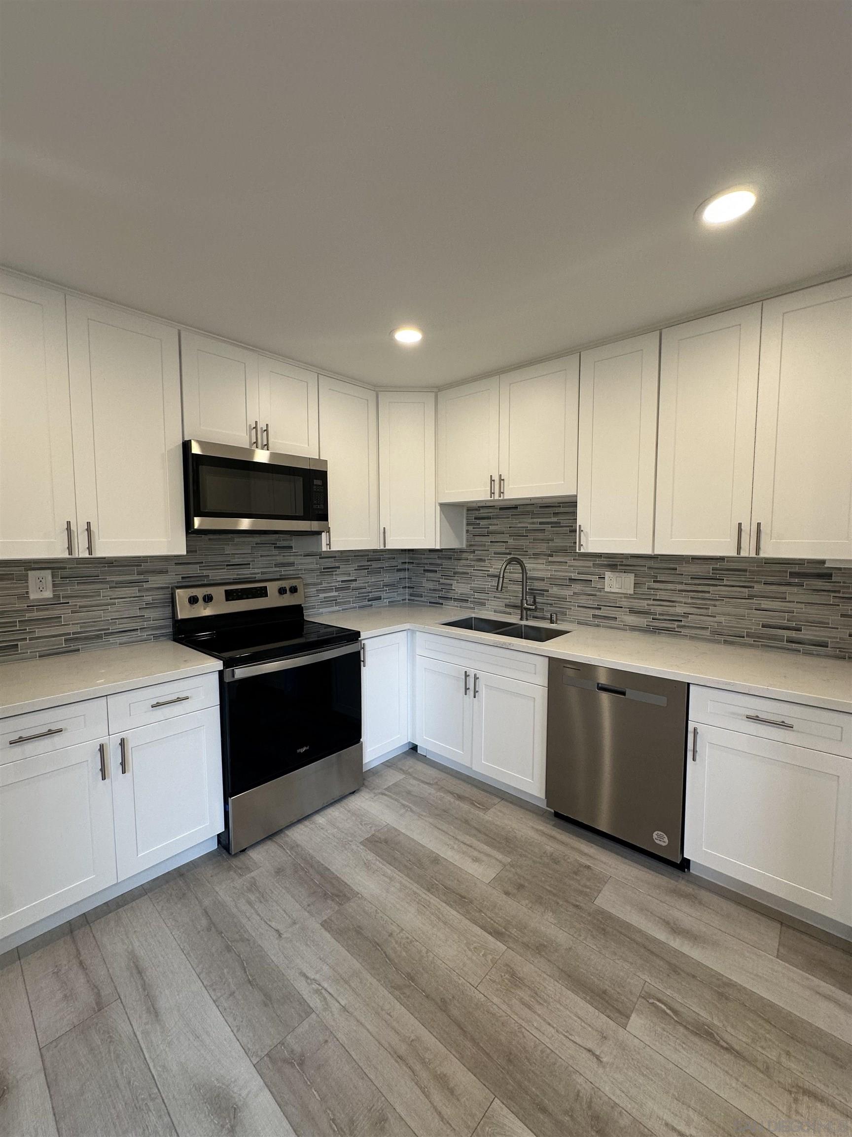 4617-19  Del Monte Ave
