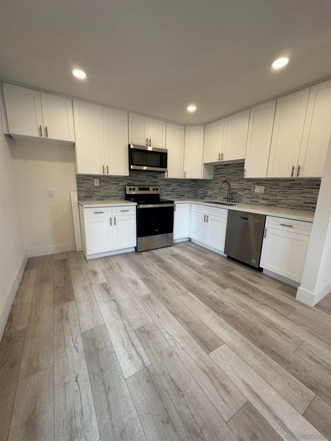 4617-19  Del Monte Ave San Diego CA 92107