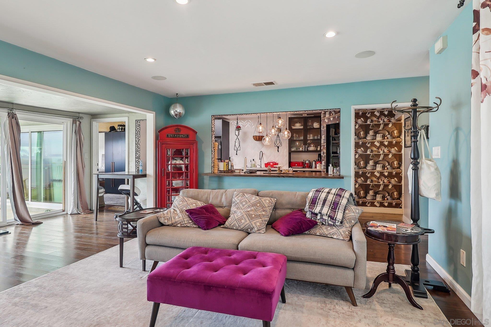 2752 Deerpark Dr