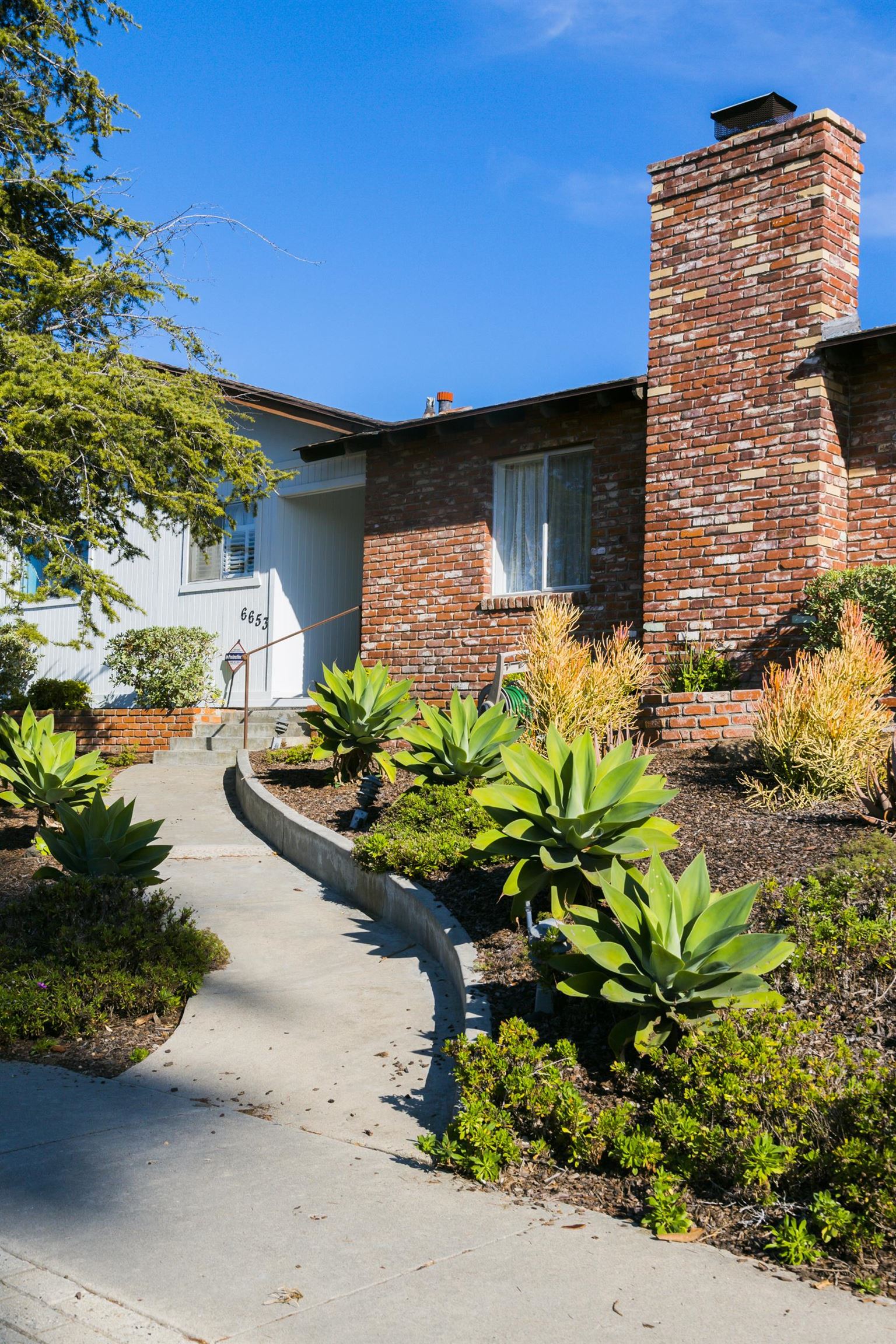 La Jolla, California 92037, United States, 4 Bedrooms Bedrooms, ,2 BathroomsBathrooms,Residential,Active,58520