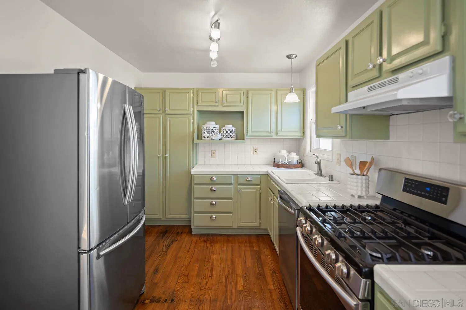 Coronado, California 92118, United States, 6 Bedrooms Bedrooms, ,4 BathroomsBathrooms,Residential,Active,46291