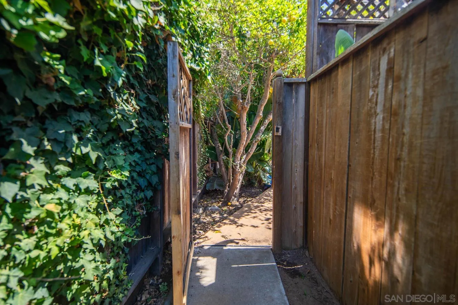 Coronado, California 92118, United States, 6 Bedrooms Bedrooms, ,4 BathroomsBathrooms,Residential,Active,46291